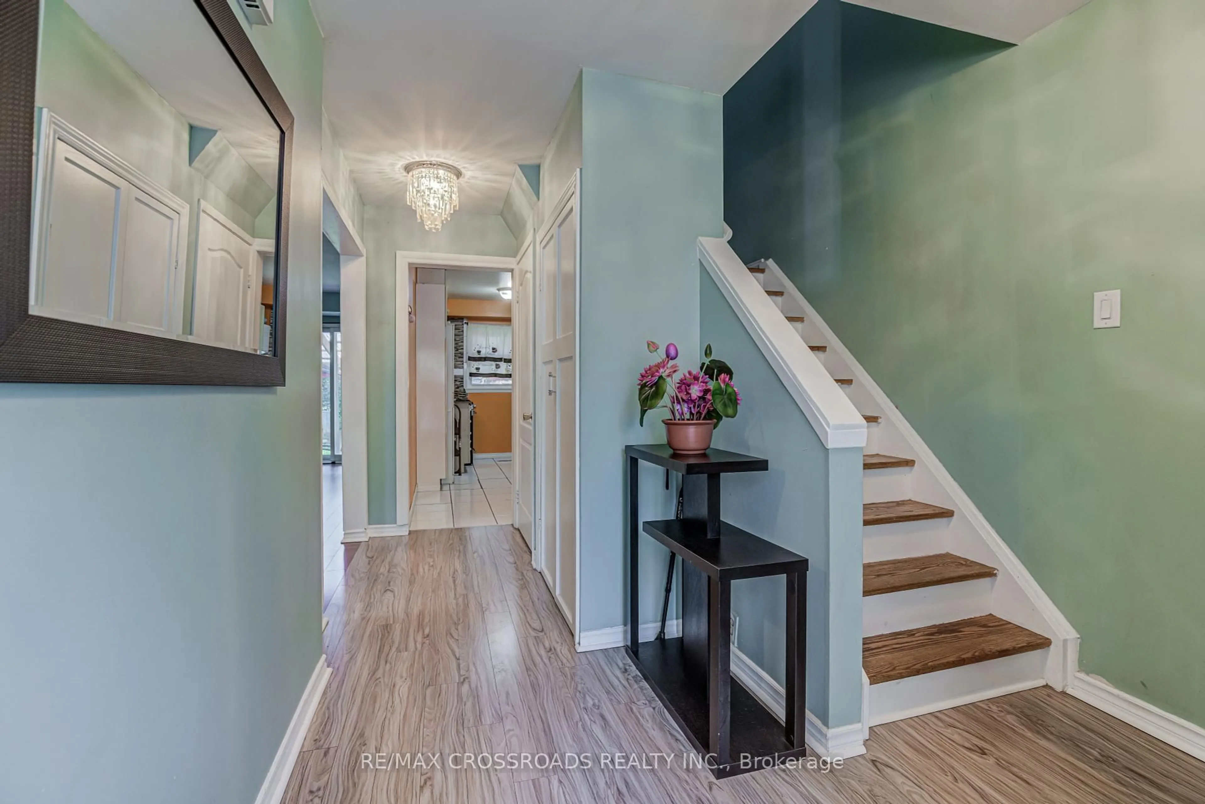 Indoor entryway for 15 Lowry Sq, Toronto Ontario M1B 1N7