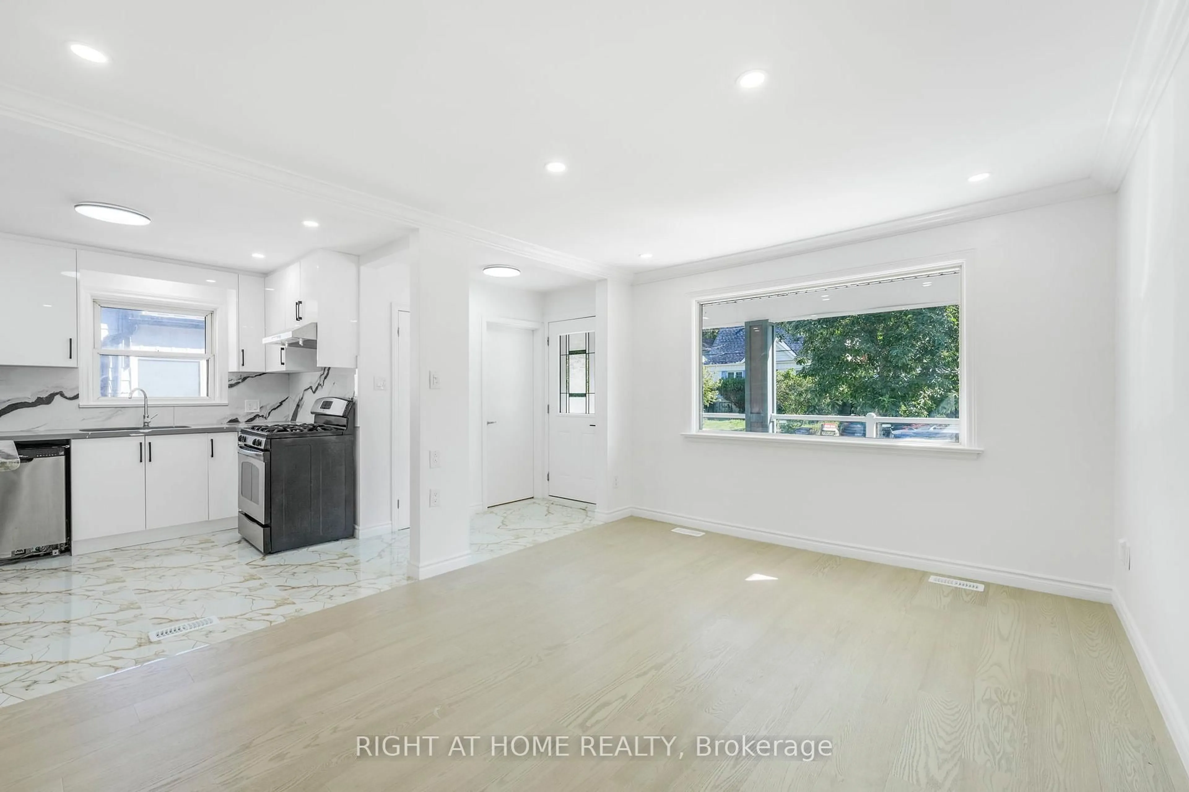 Open concept kitchen, unknown for 36 Vanbrugh Ave, Toronto Ontario M1N 3S9
