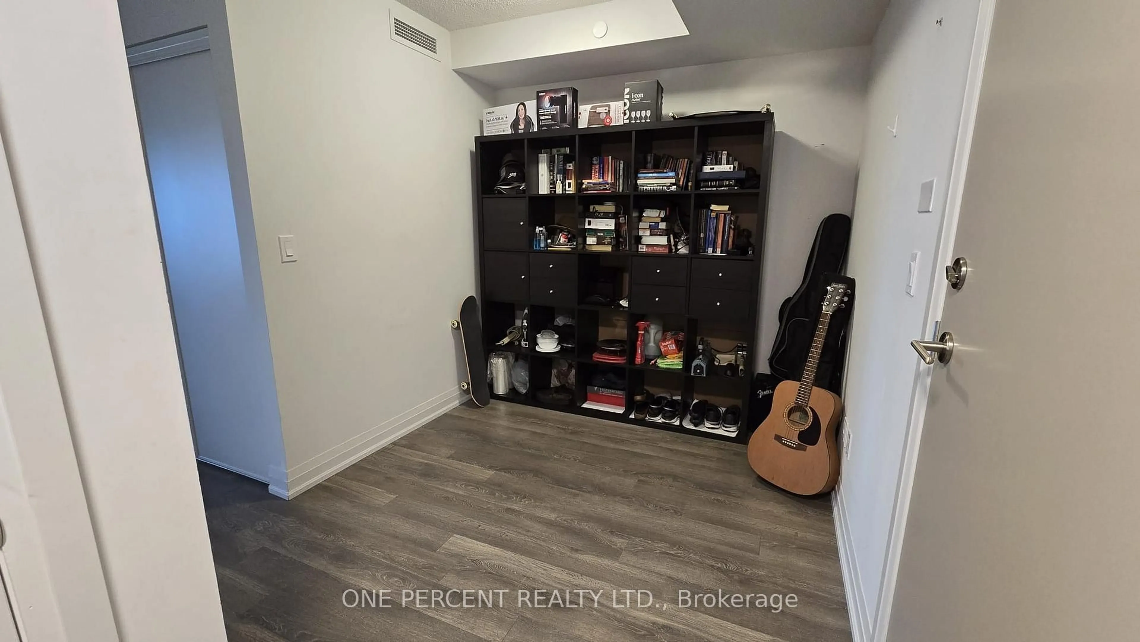A pic of a room for 20 Meadowglen Pl #2108, Toronto Ontario M1G 0A9