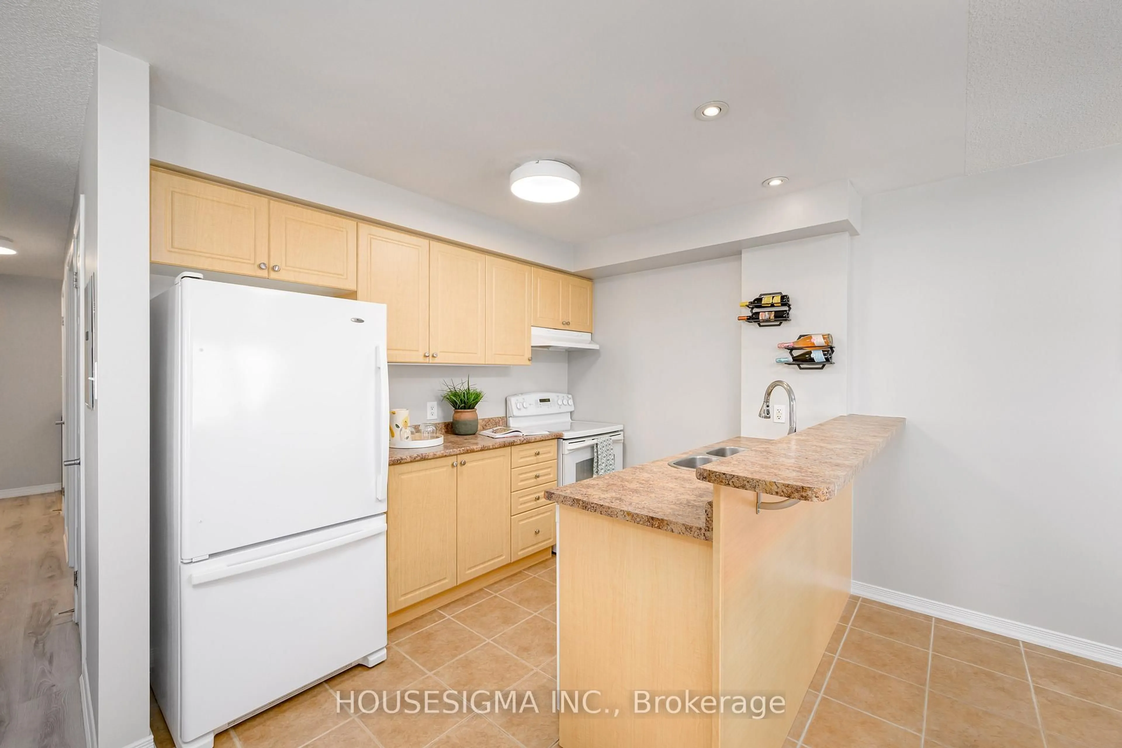 Standard kitchen, unknown for 136 Aspen Springs Dr #206, Clarington Ontario L1C 0H2