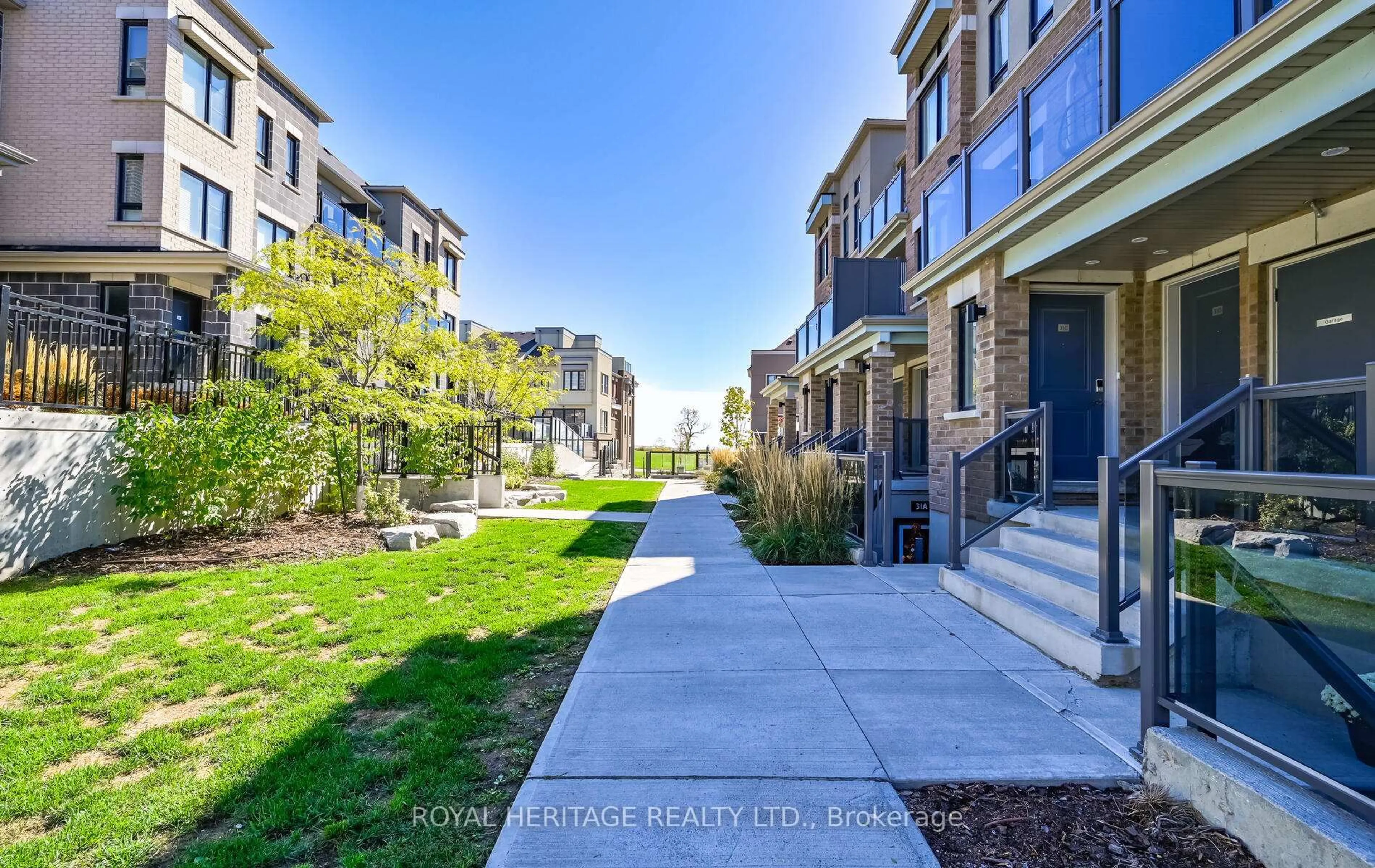 Patio, street for 31 Lookout Dr #D, Clarington Ontario L1C 7G1