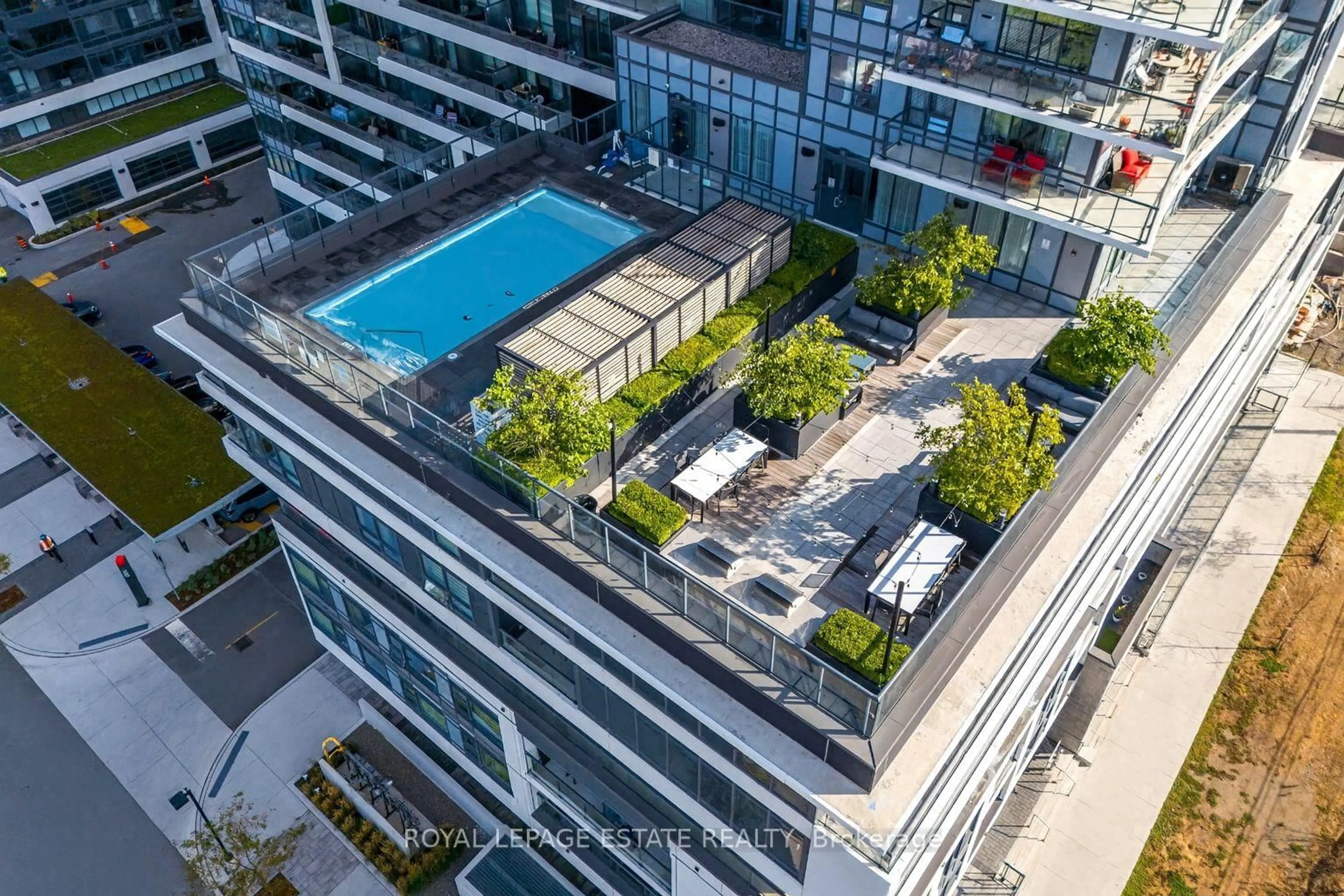 A pic from outside/outdoor area/front of a property/back of a property/a pic from drone, city buildings view from balcony for 1480 Bayly St #1703, Pickering Ontario L1W 0C2