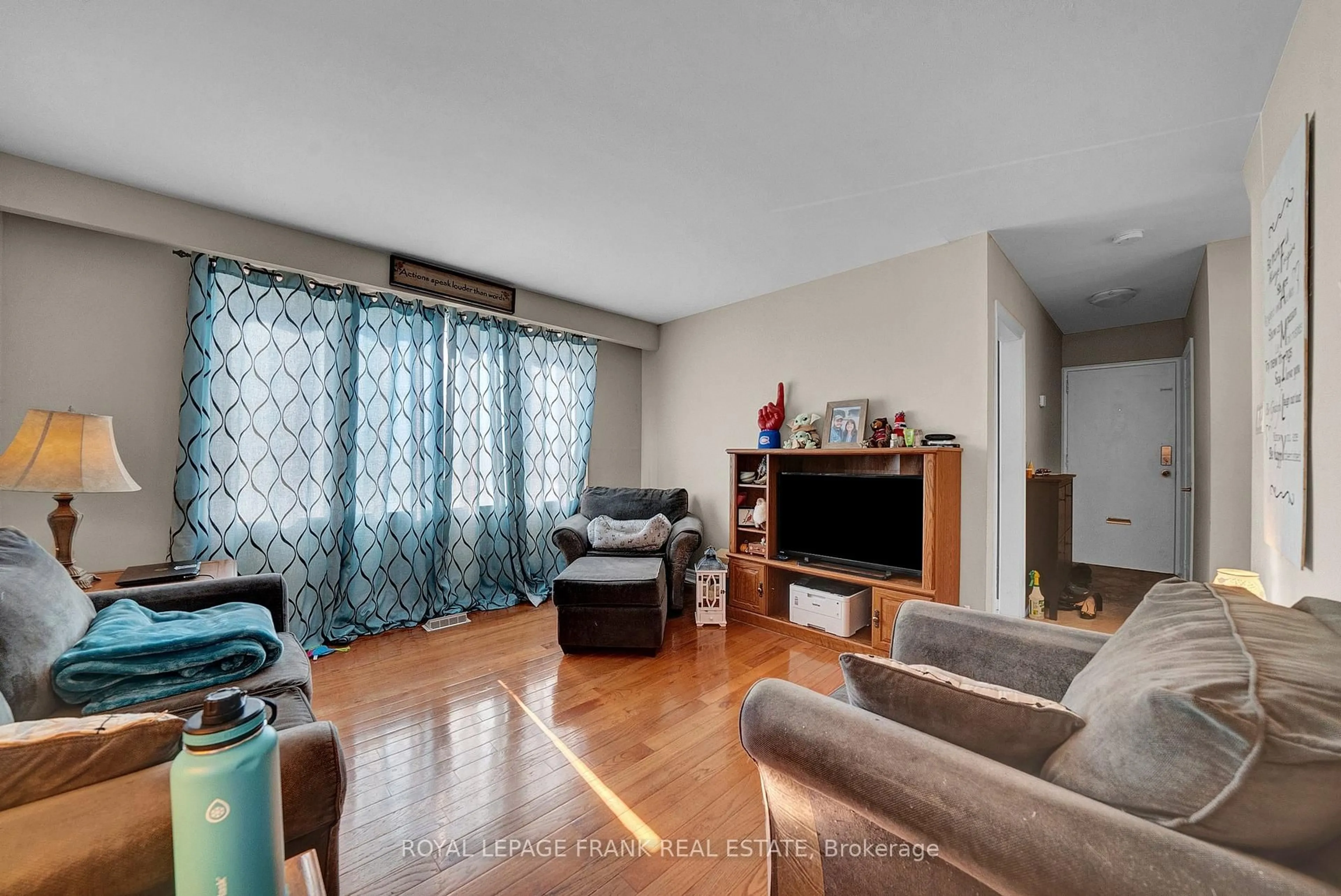 Living room with furniture, unknown for 377 Linden St, Oshawa Ontario L1H 6R6