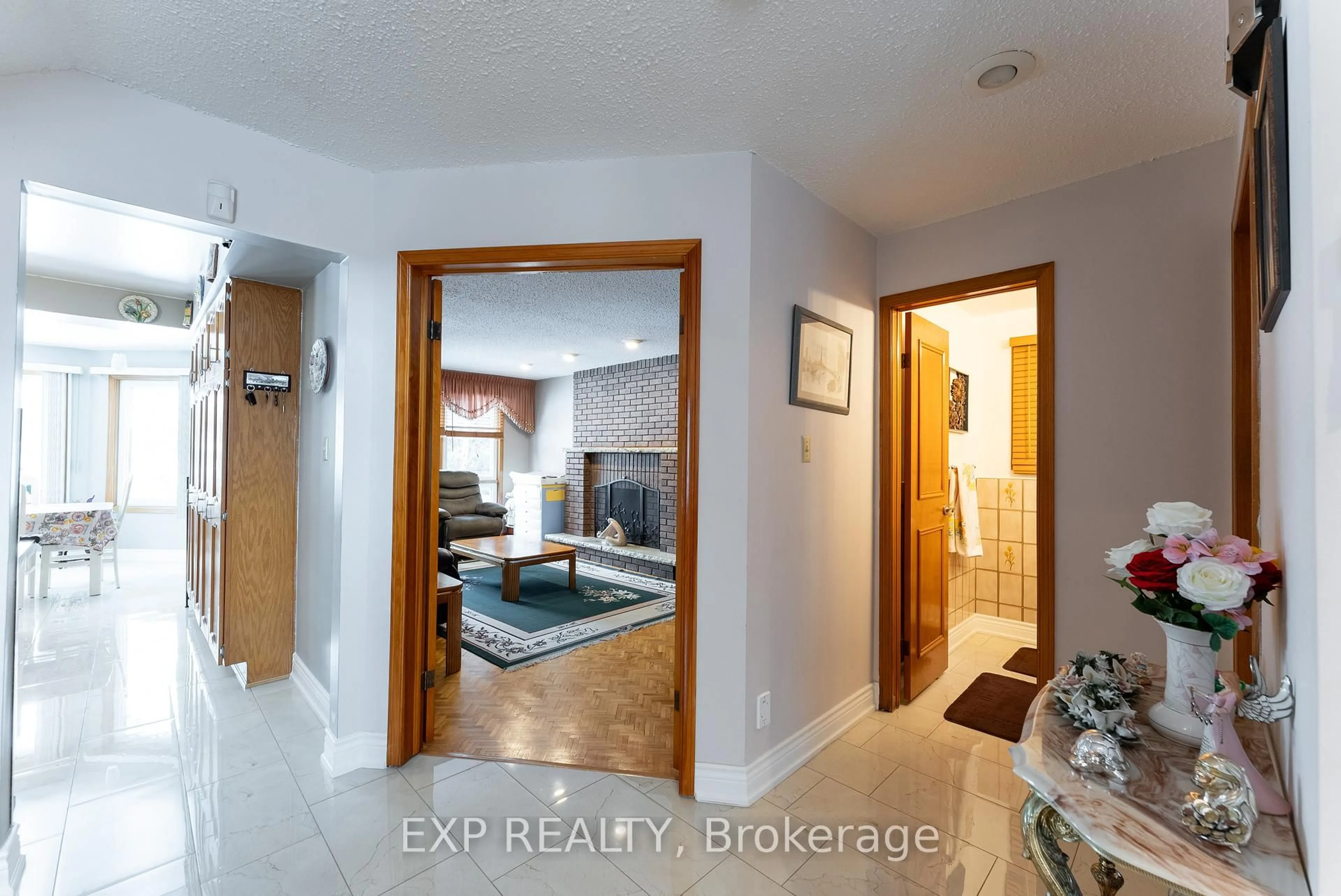 Indoor entryway for 39 Watson St, Toronto Ontario M1C 1E2