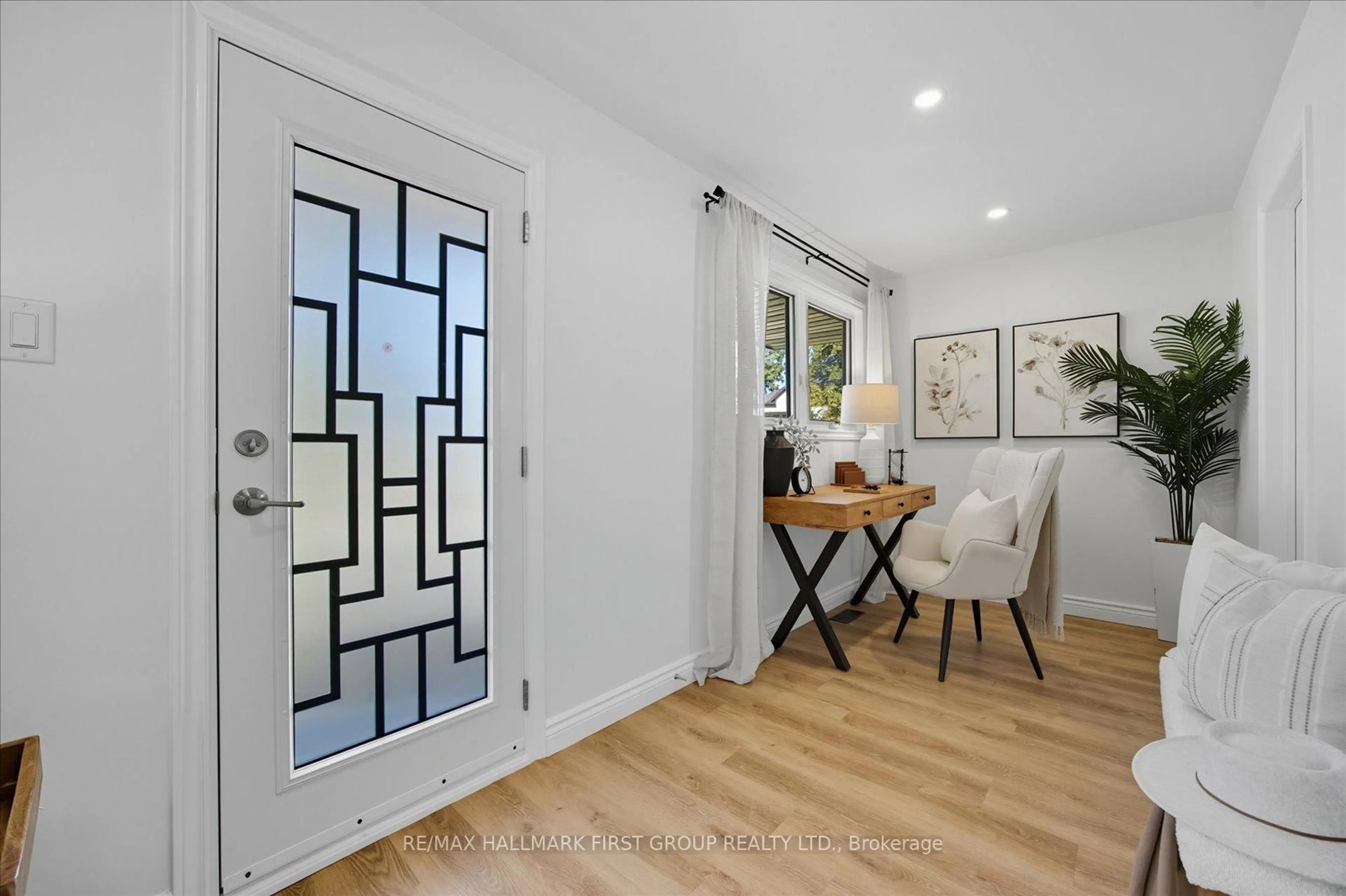 Indoor entryway for 15 Pine St, Ajax Ontario L1S 1X8