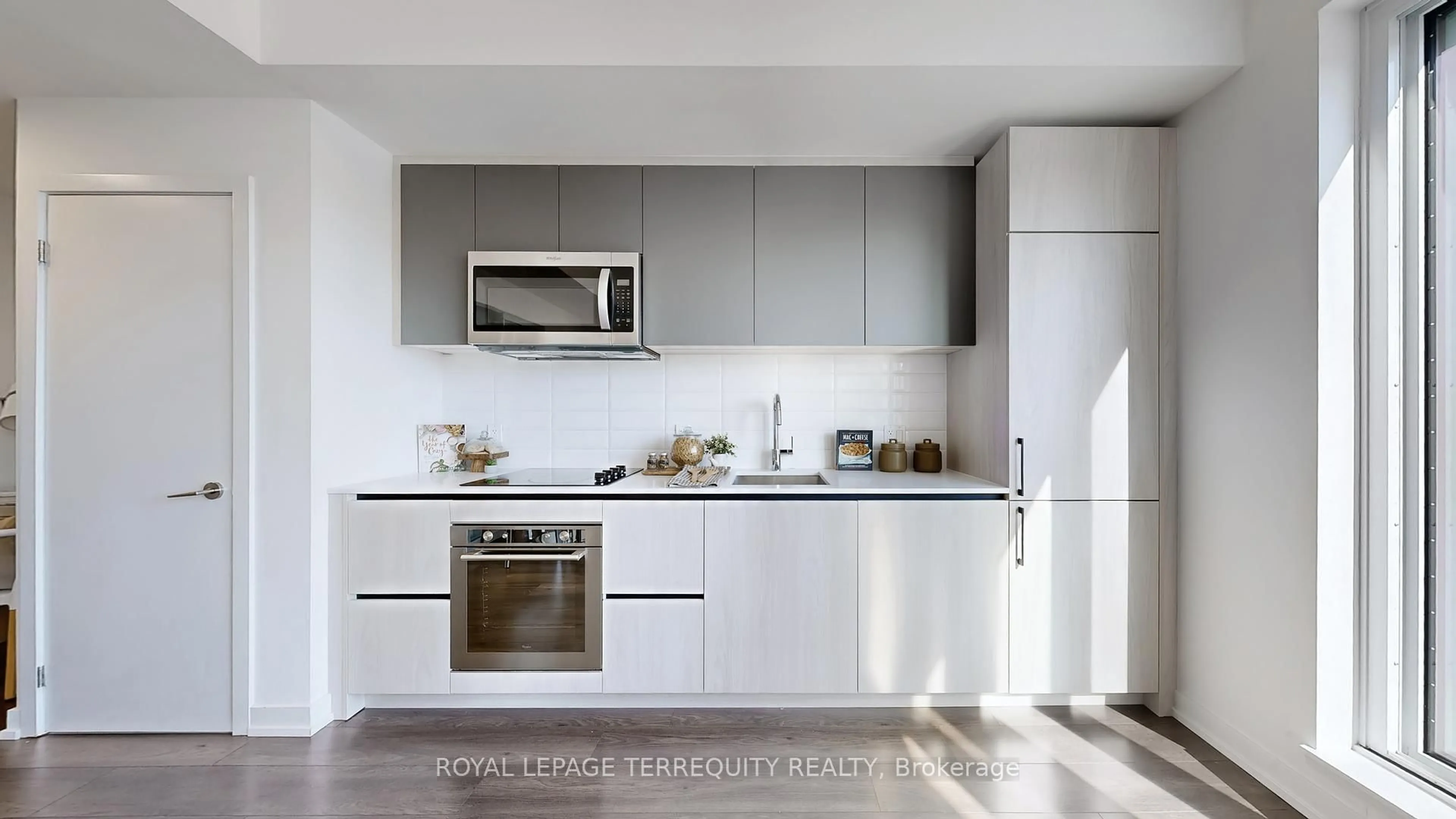 Standard kitchen, unknown for 150 Logan Ave #447, Toronto Ontario M4M 0E4
