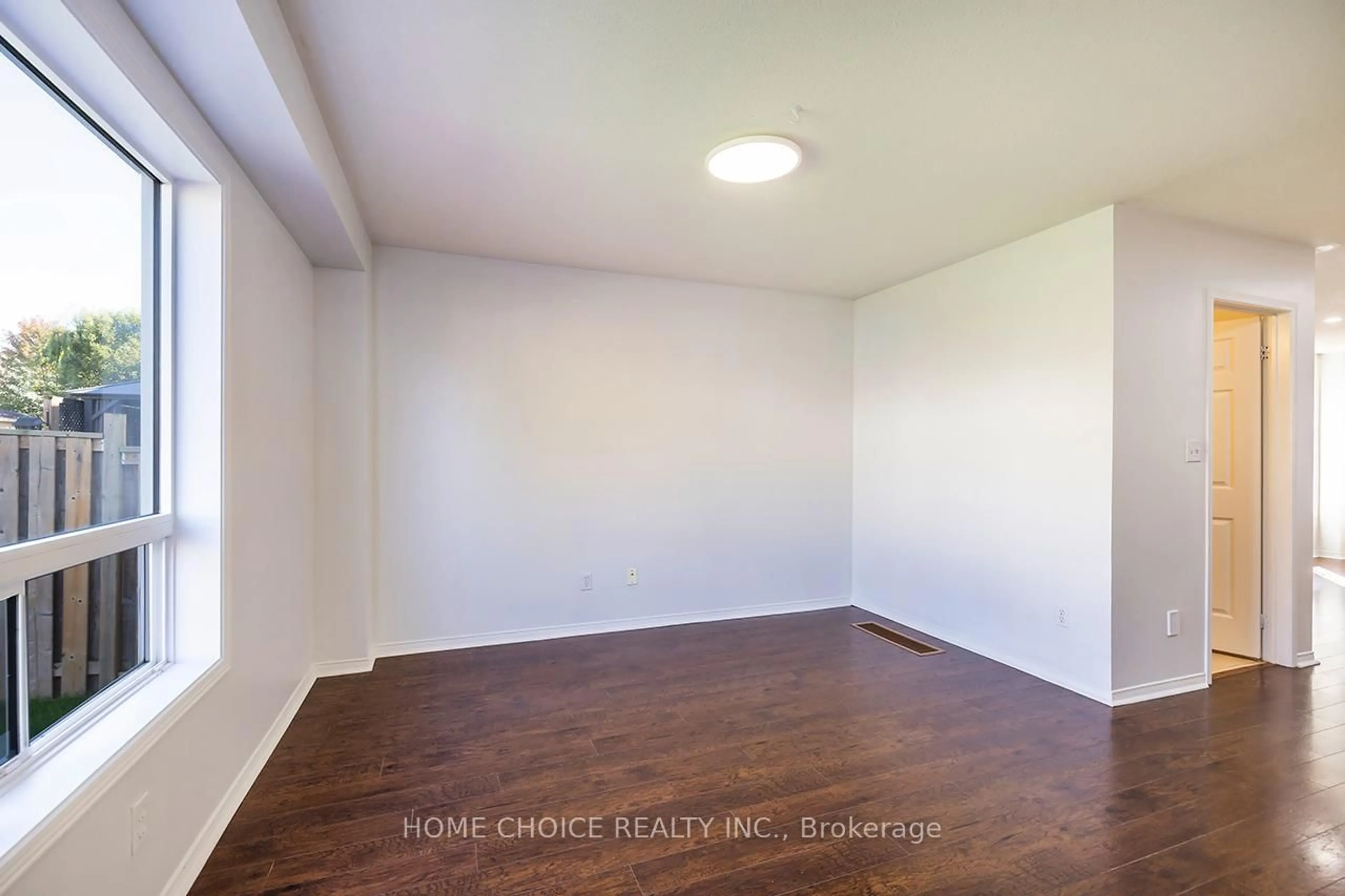 A pic of a room for 674 Brasswinds Tr, Oshawa Ontario L1K 2Z2
