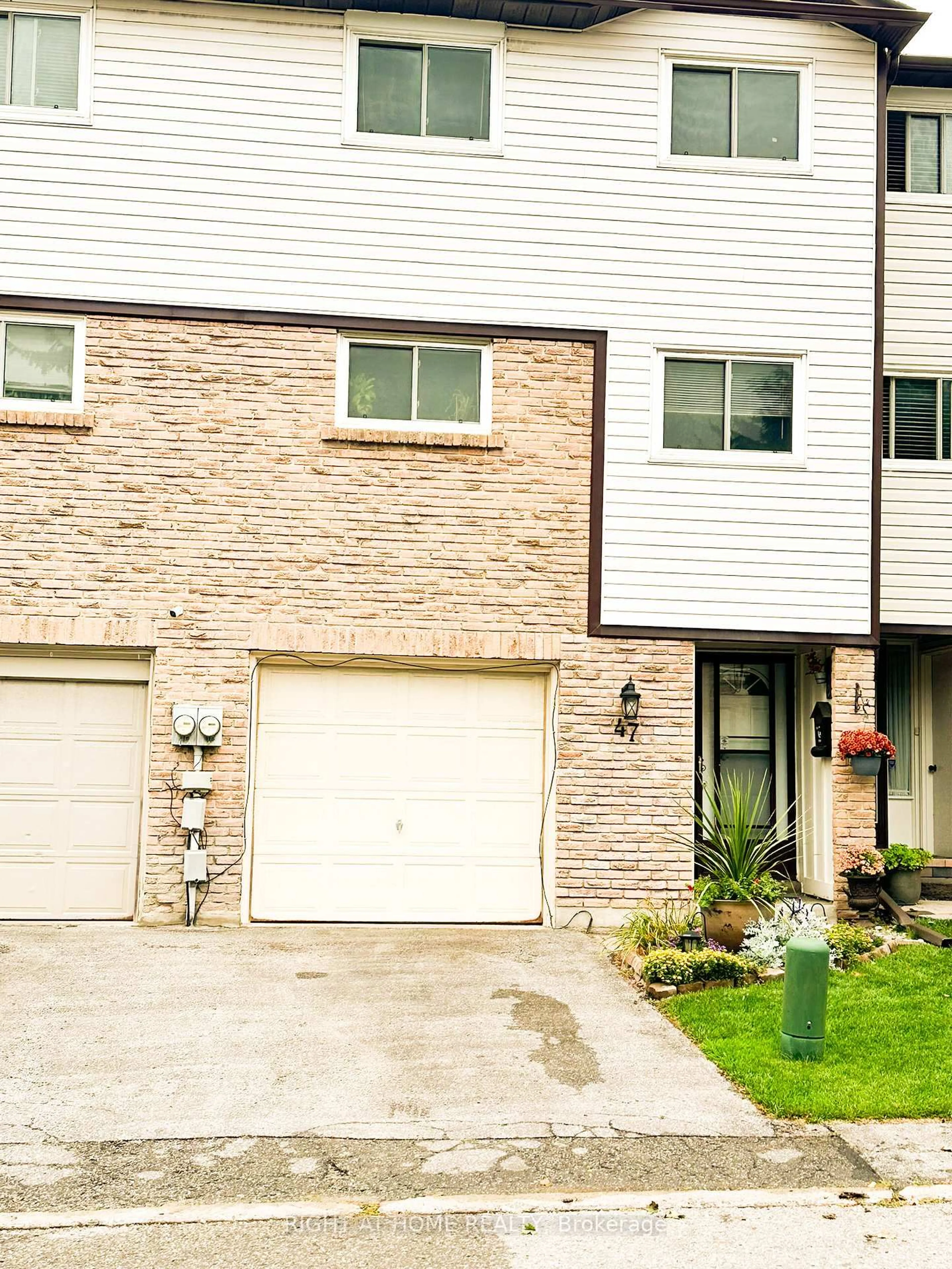 Home with brick exterior material, street for 1330 Trowbridge Dr #47, Oshawa Ontario L1G 7L1