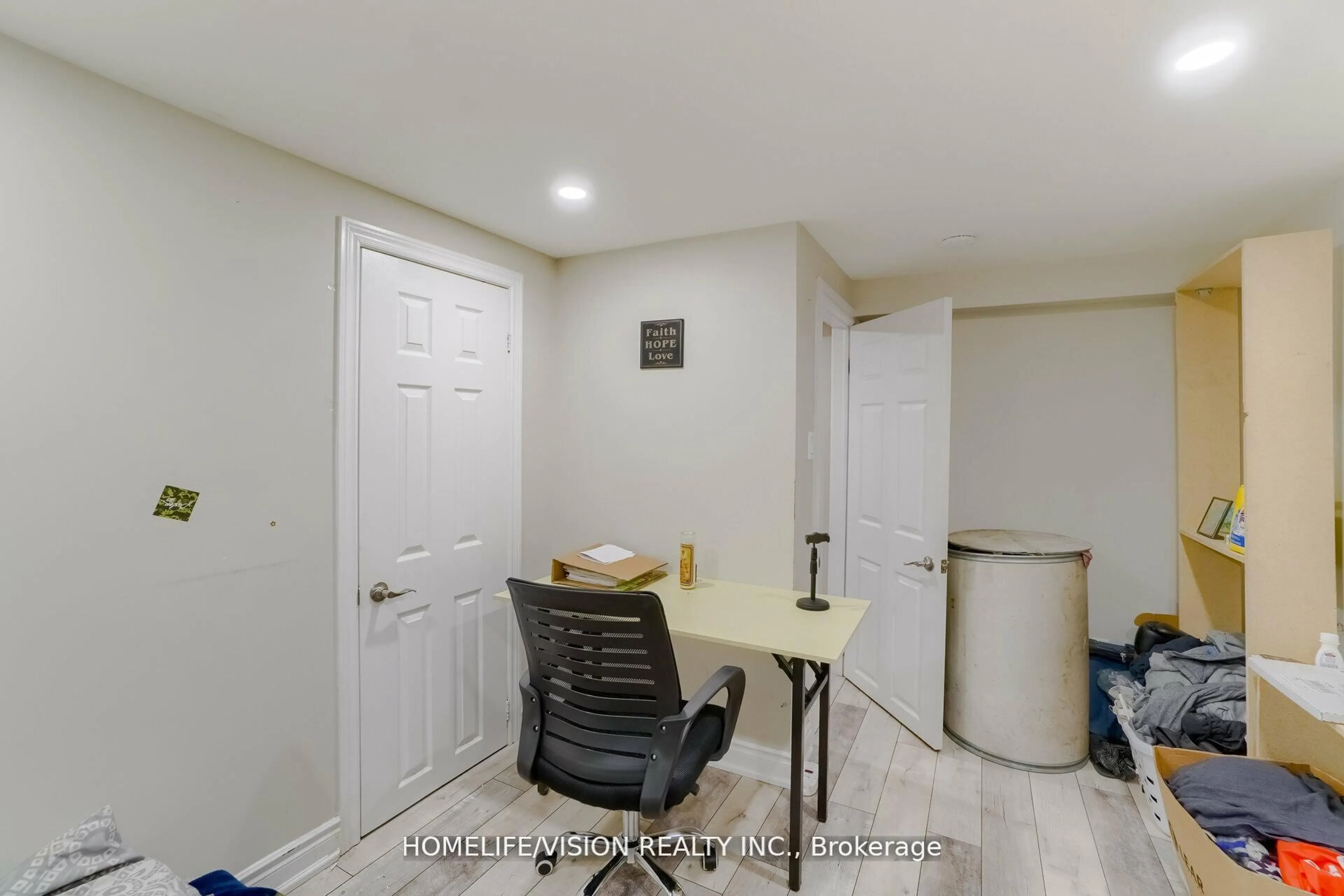 A pic of a room for 44 Armitage Dr, Toronto Ontario M1R 4Y1