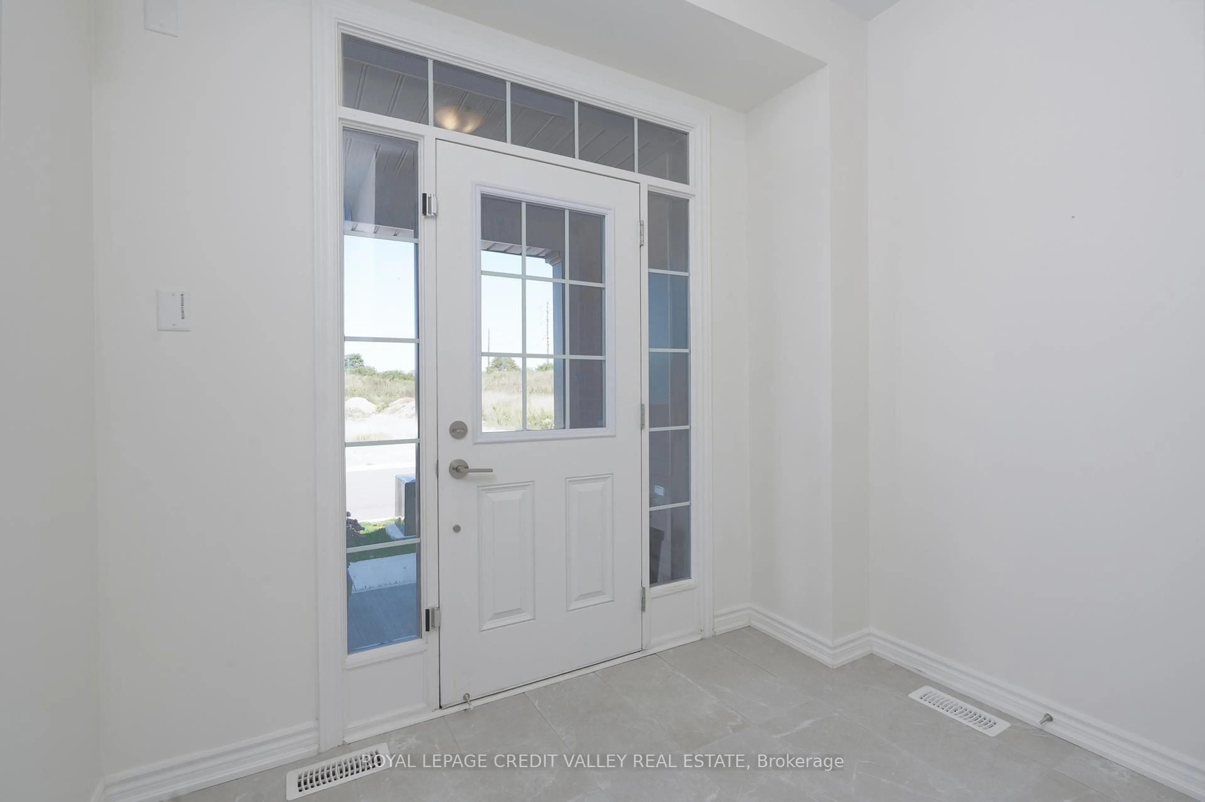 Indoor entryway for 63 Laing Dr, Whitby Ontario L1P 0N6