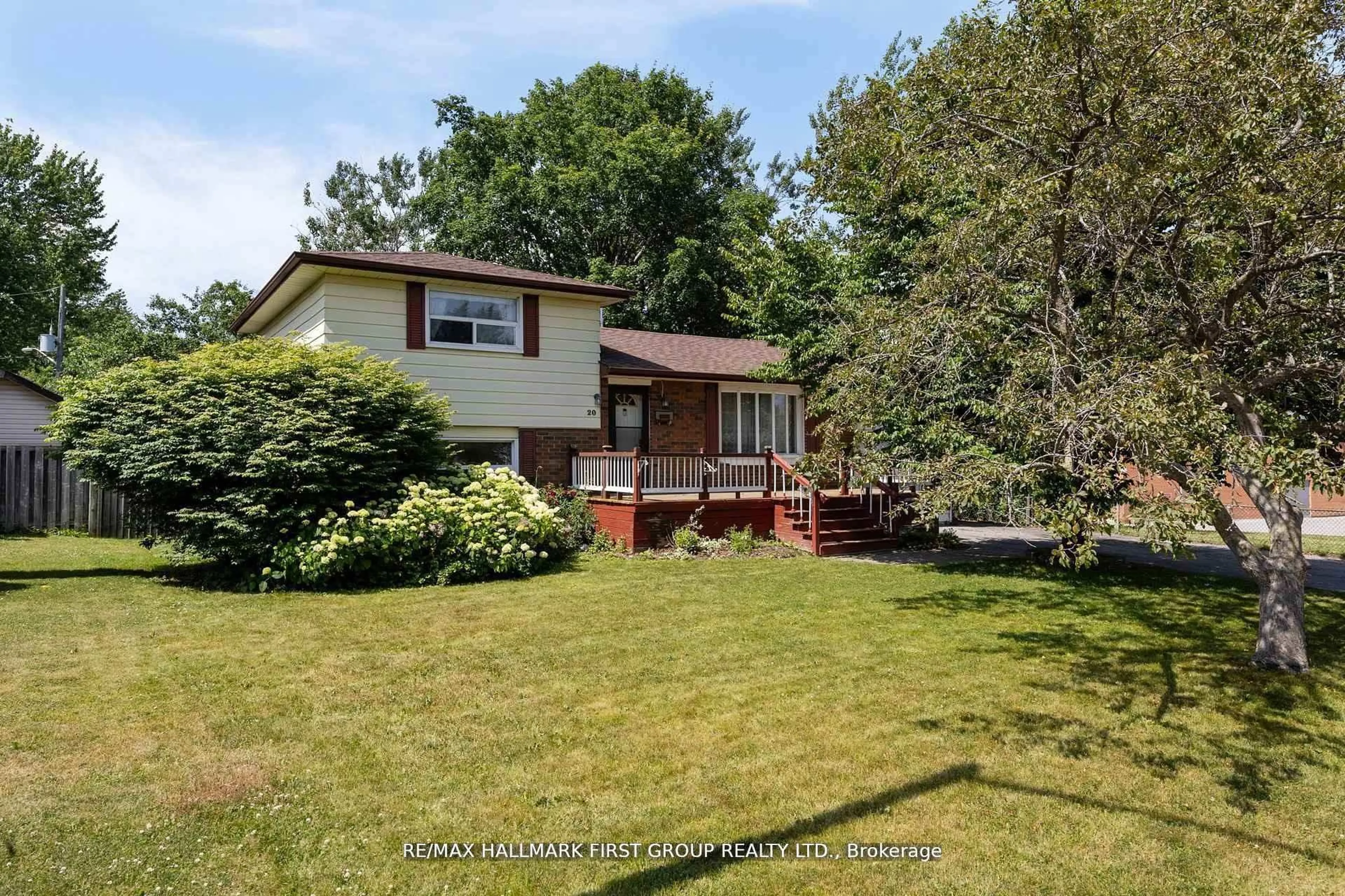 Unknown for 20 Lambard Cres, Ajax Ontario L1S 1M5