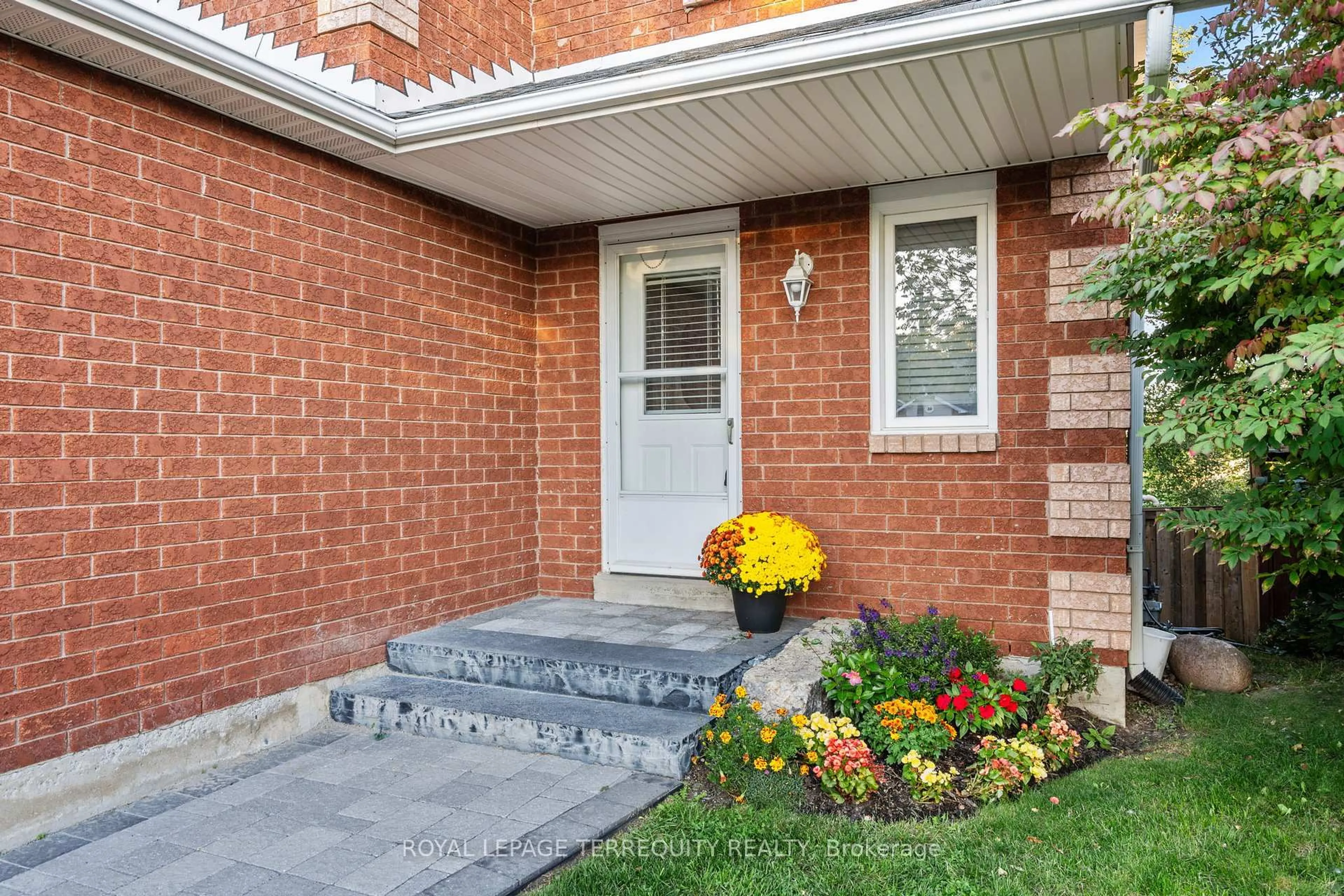 Home with brick exterior material, street for 43 Champine Sq, Clarington Ontario L1C 4W1