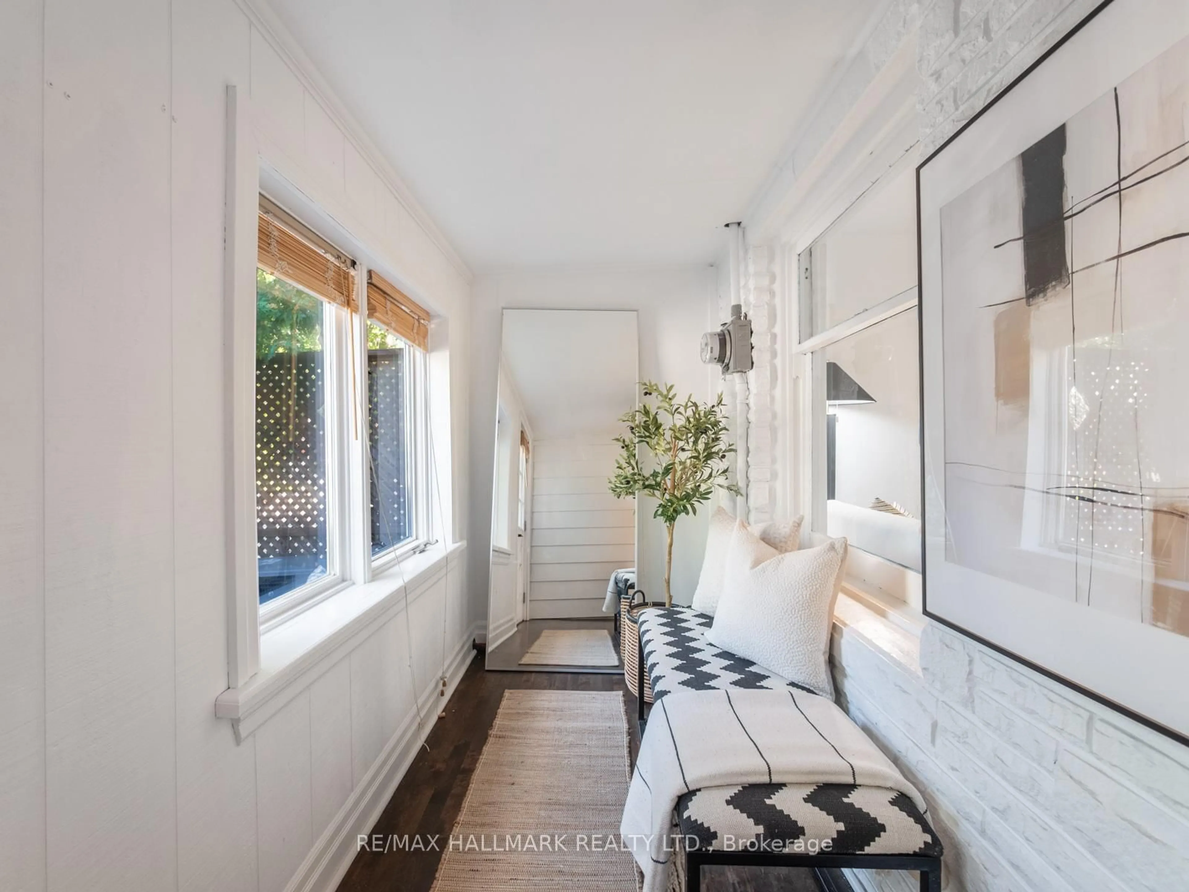 Indoor entryway for 78 Seymour Ave, Toronto Ontario M4J 3T5