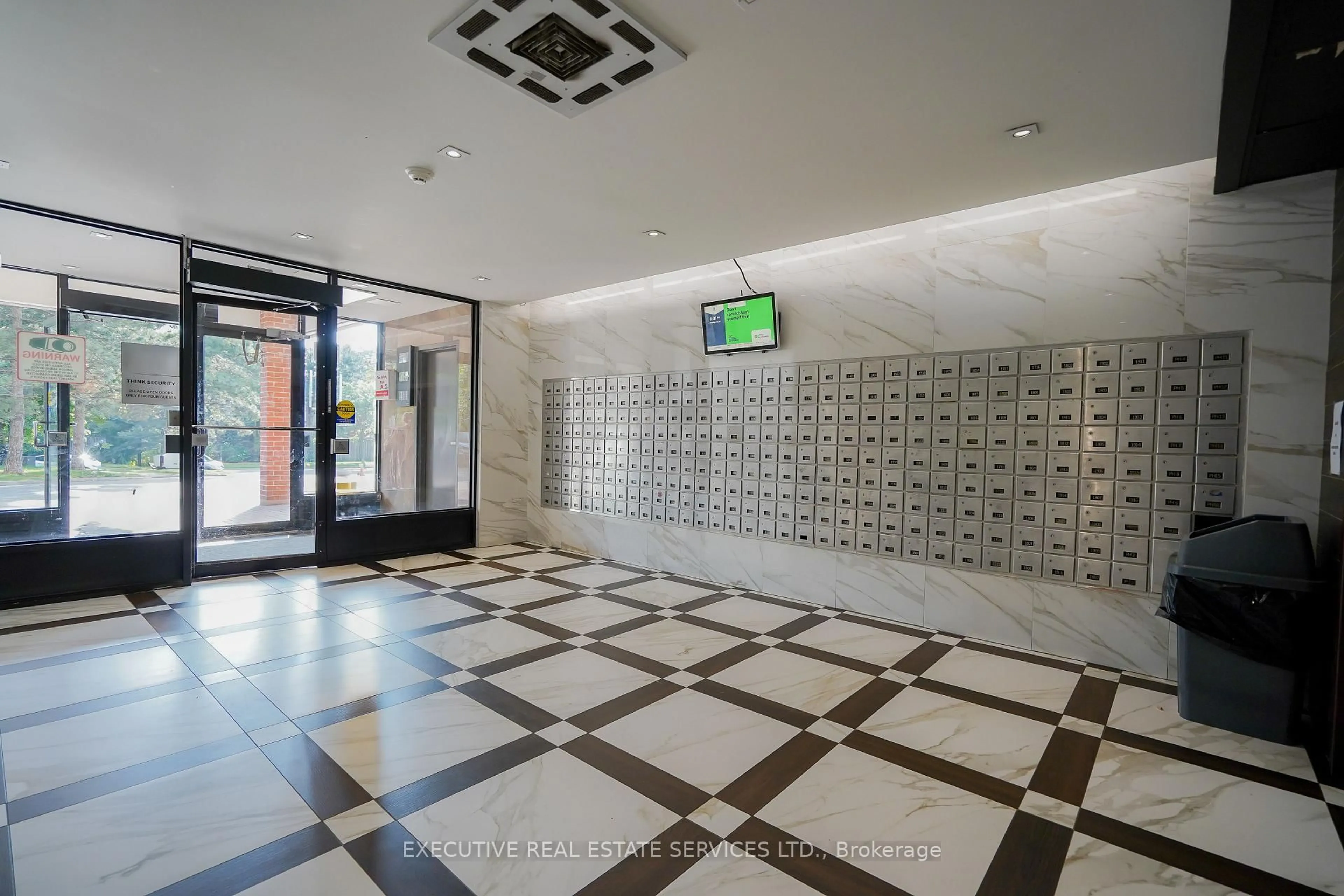 Indoor foyer for 100 Wingarden Crt #605, Toronto Ontario M1B 2P4