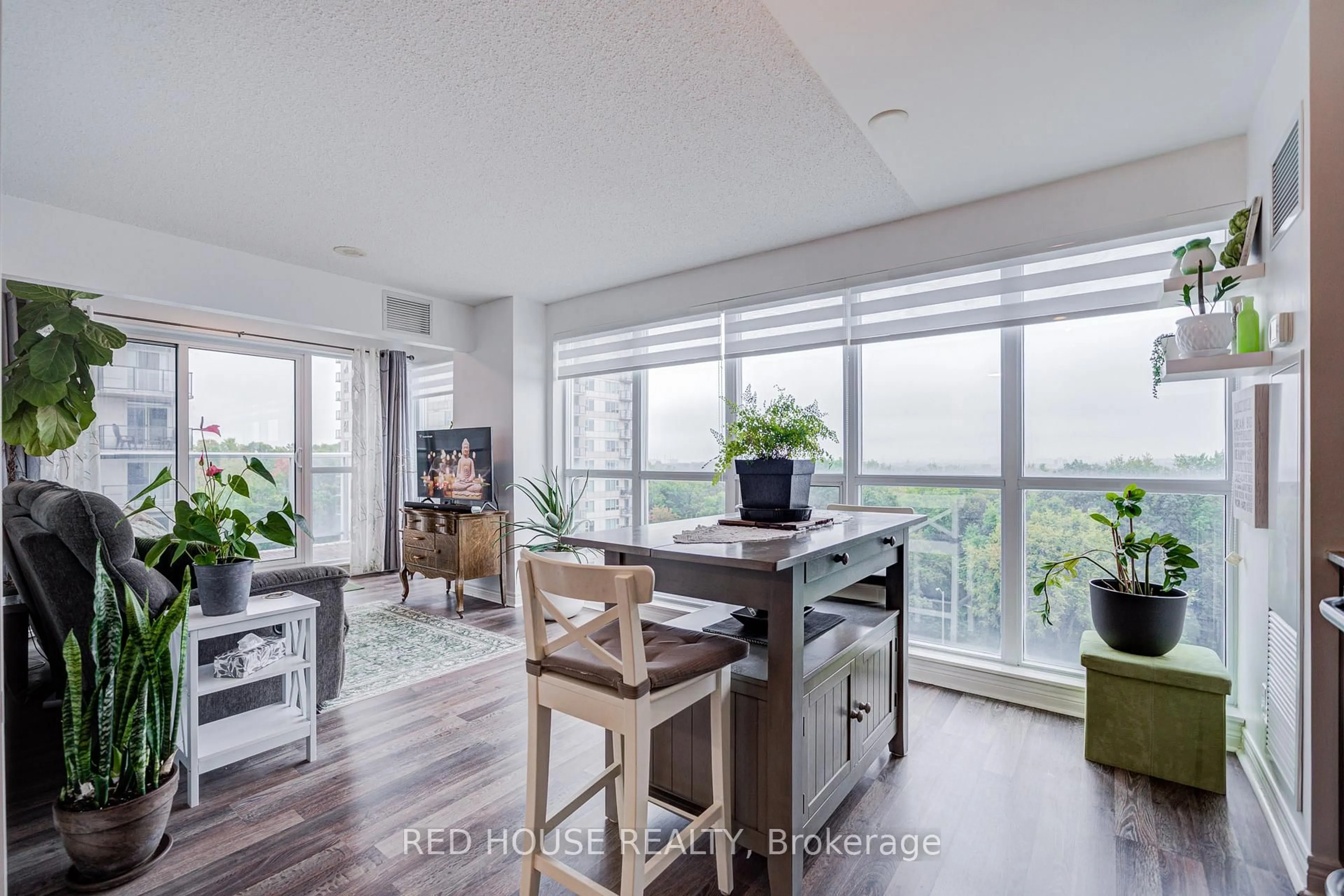 Open concept kitchen, unknown for 50 Town Centre Crt #910, Toronto Ontario M1P 0A9