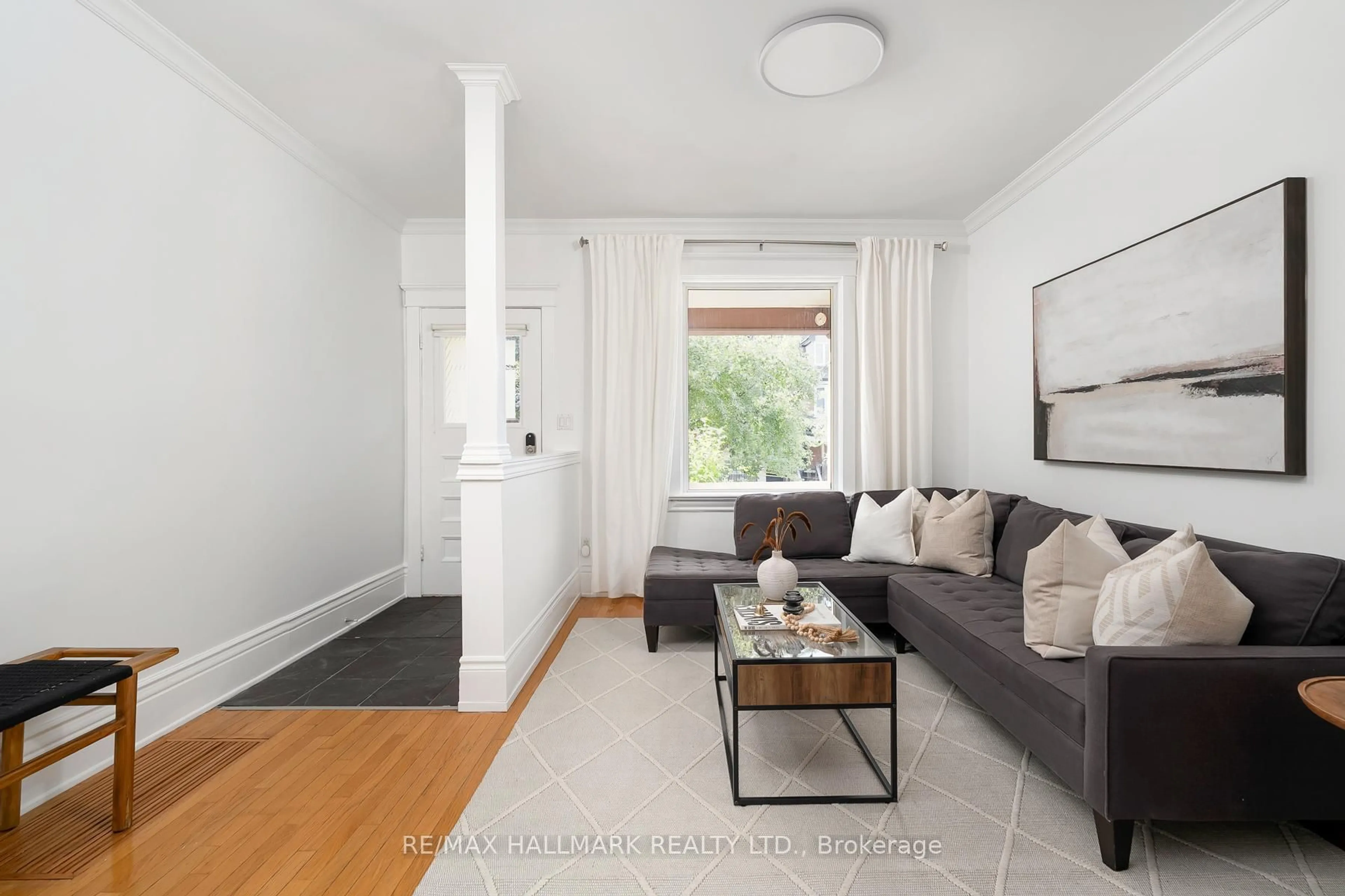 Living room with furniture, unknown for 54 Wroxeter Ave, Toronto Ontario M4J 1E6