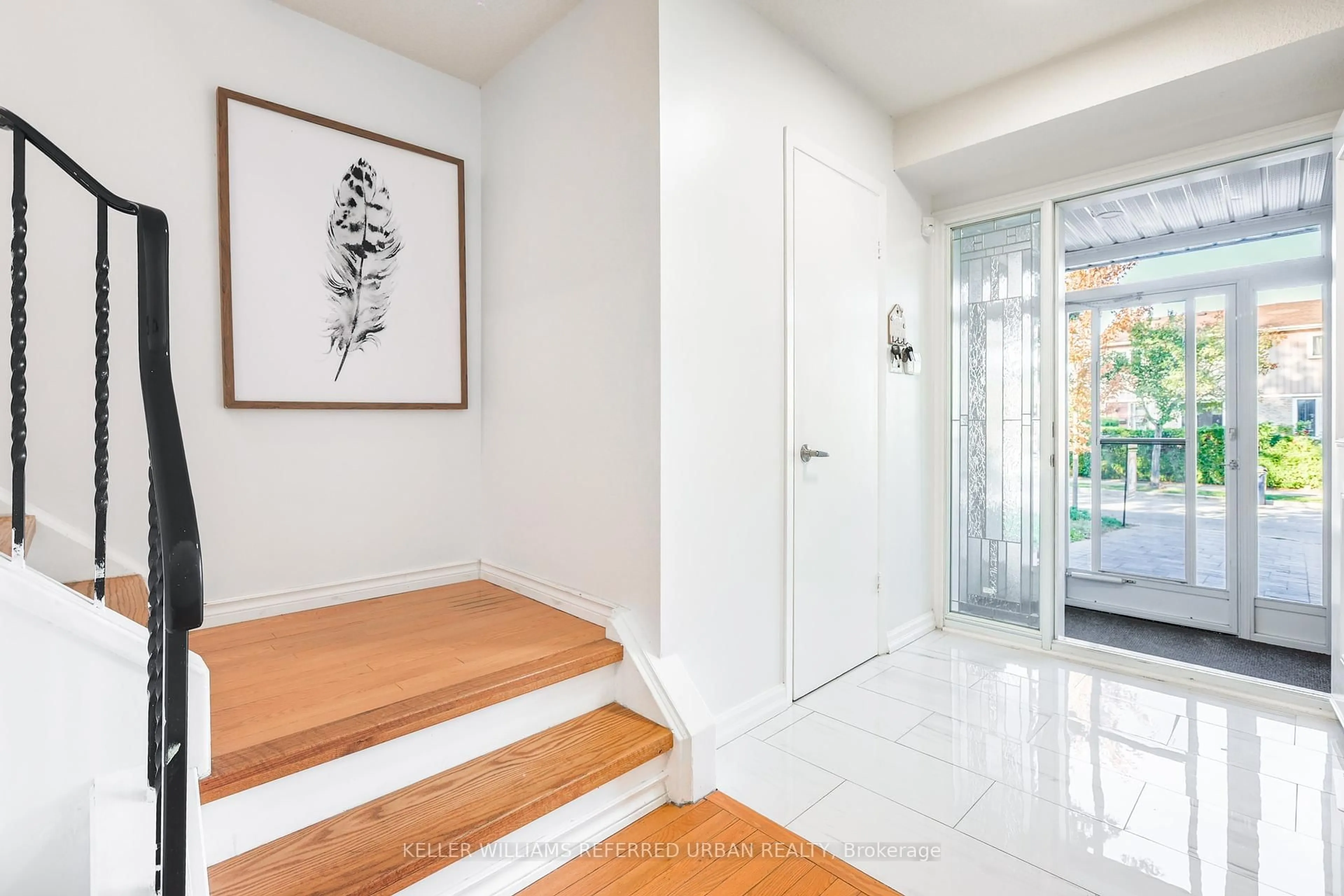 Indoor entryway for 84 Lowry Sq, Toronto Ontario M1B 1N6