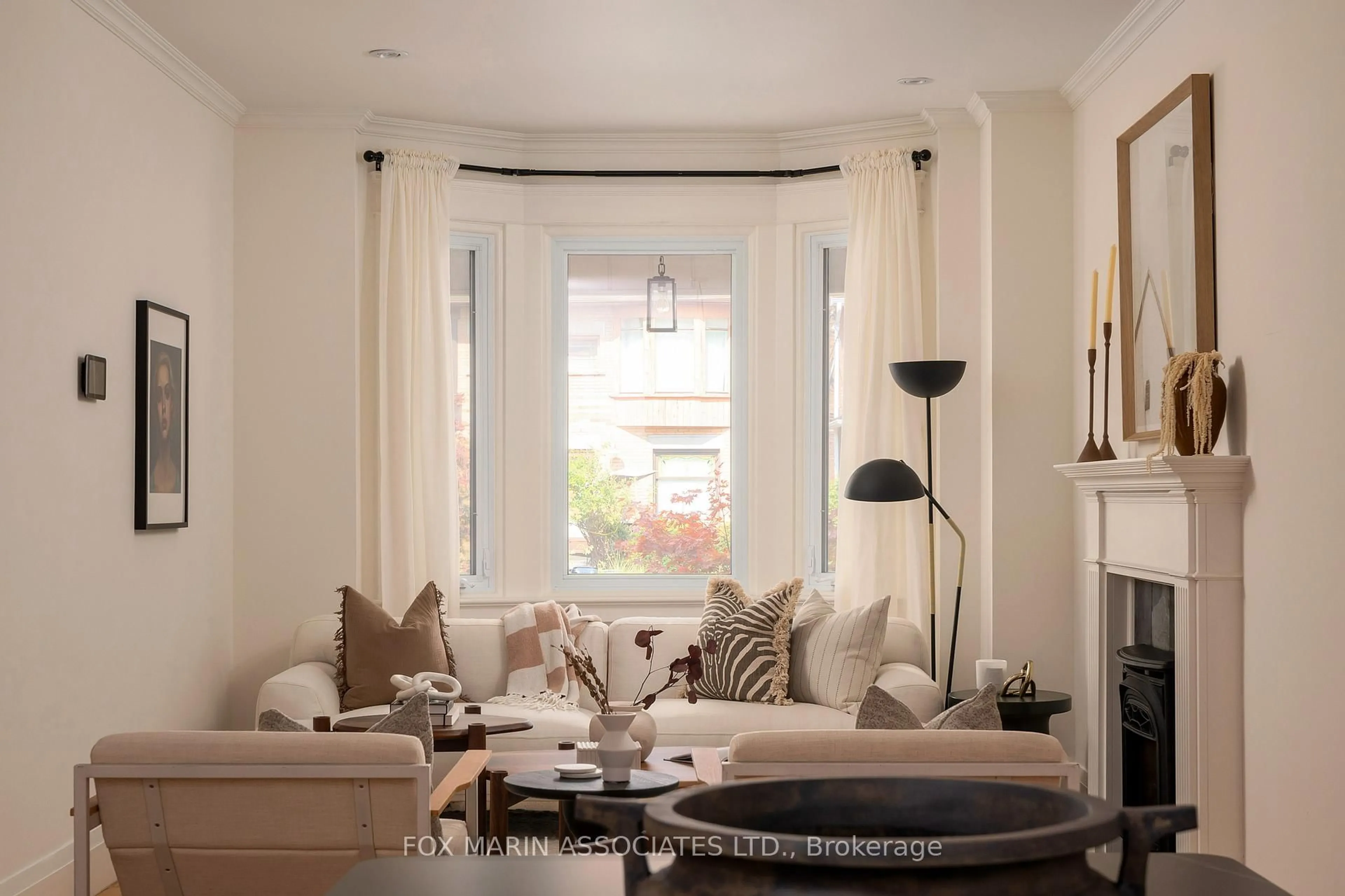 Living room with furniture, unknown for 159 Fulton Ave, Toronto Ontario M4K 1Y2