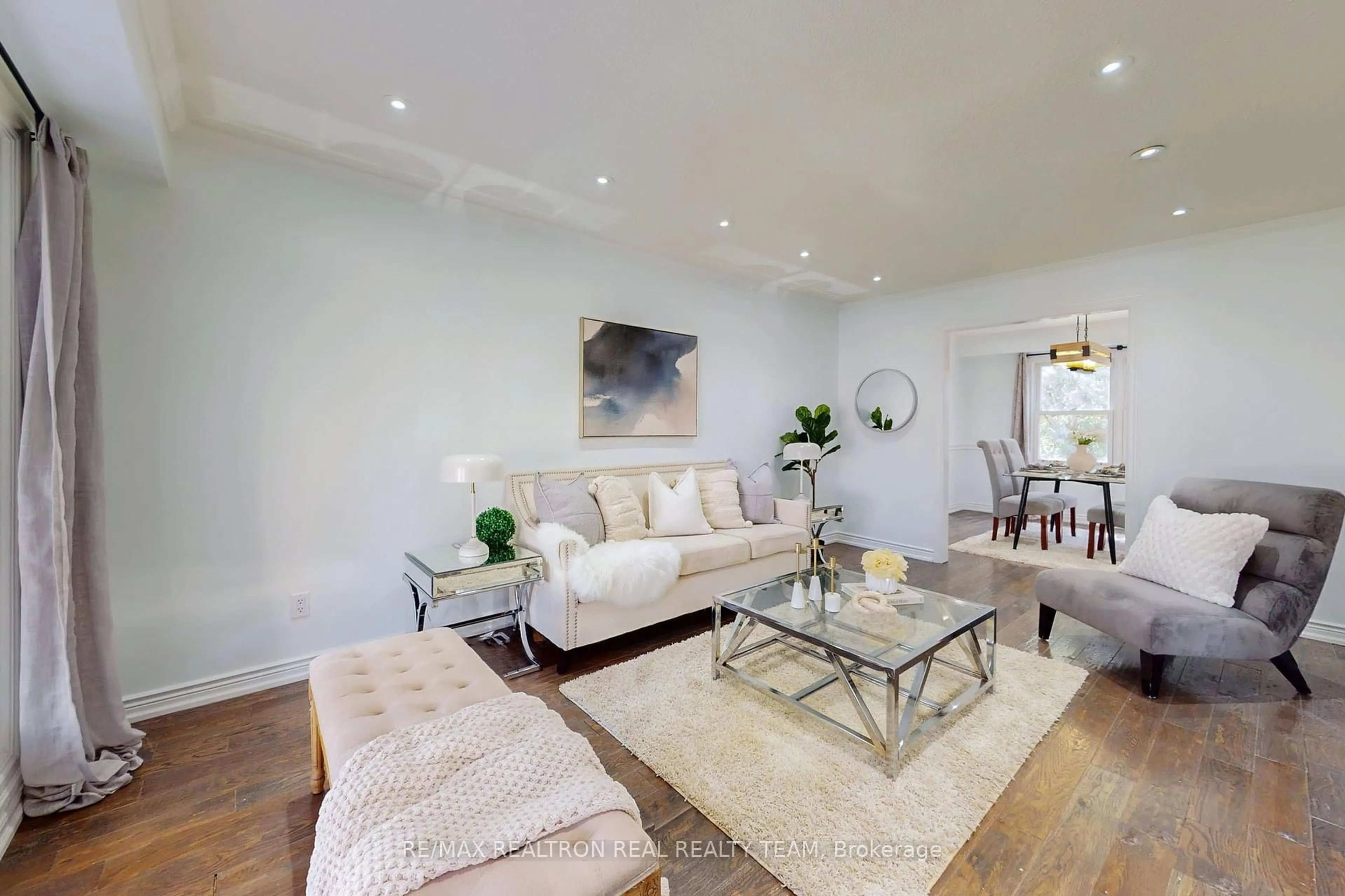 Living room with furniture, unknown for 345 Regal Briar St, Whitby Ontario L1N 6P4