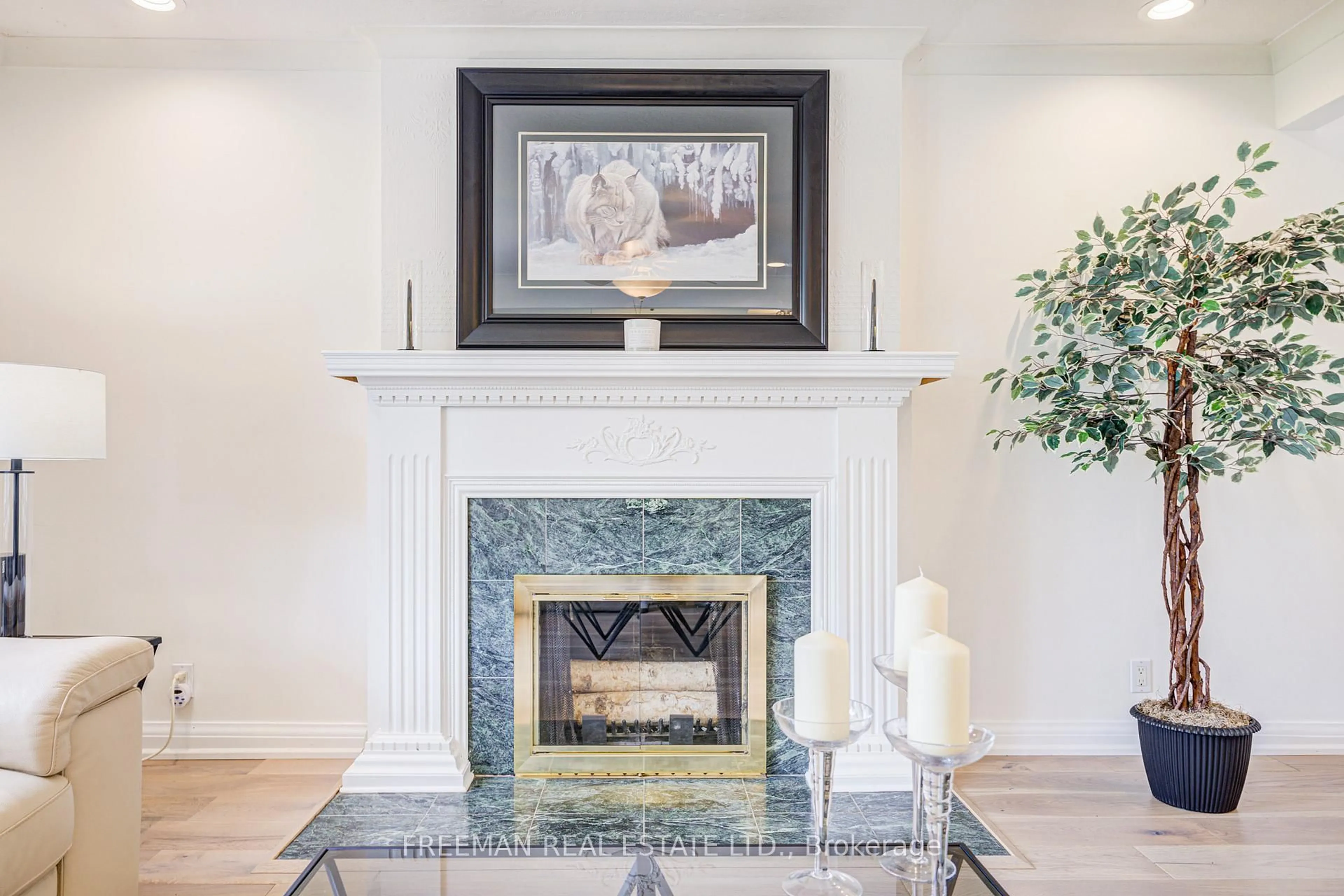 Living room with furniture, ceramic/tile floor for 21 Martindale Rd, Toronto Ontario M1M 2B8