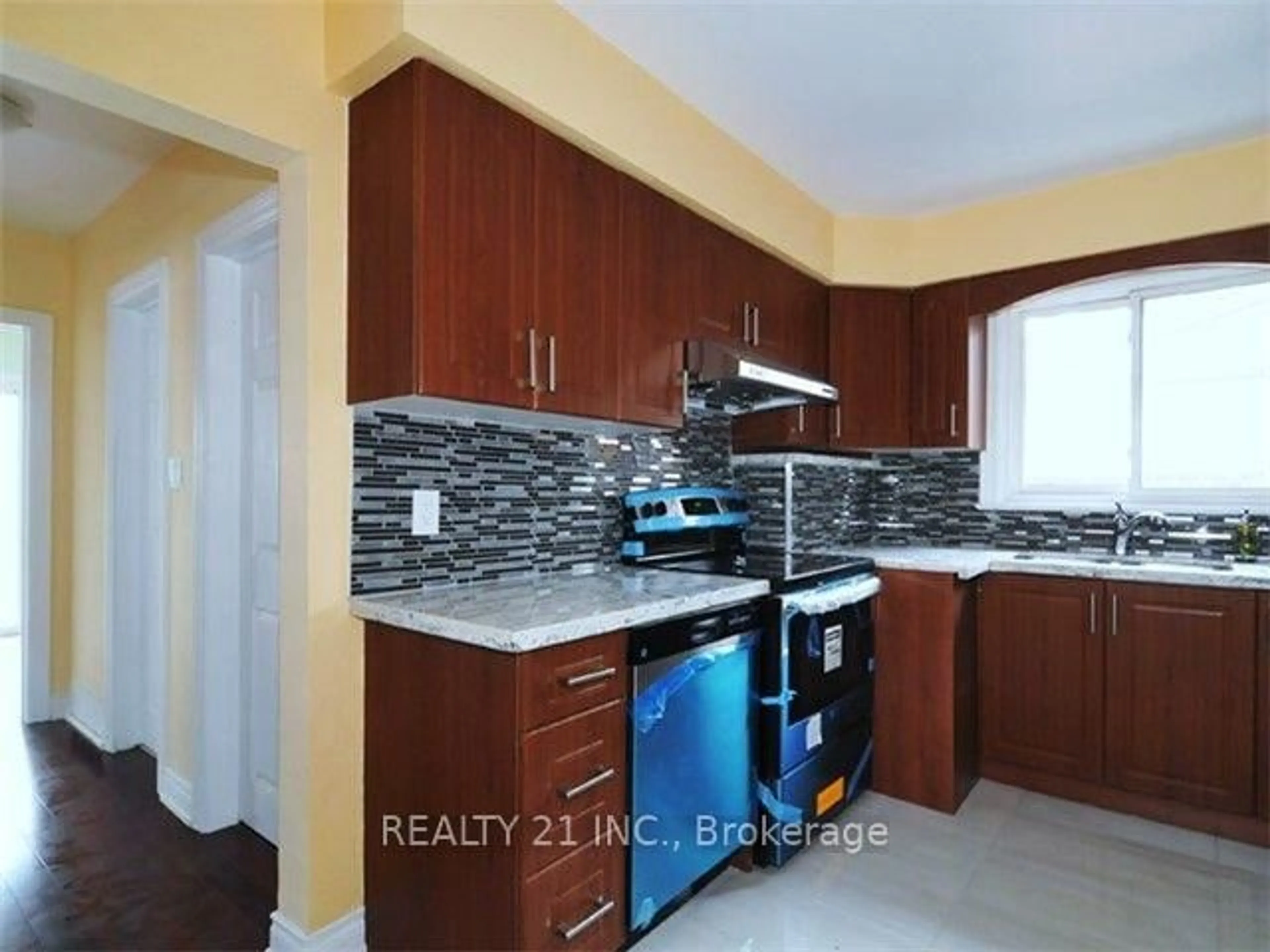 Unknown for 11 Heale Ave, Toronto Ontario M1N 3X6