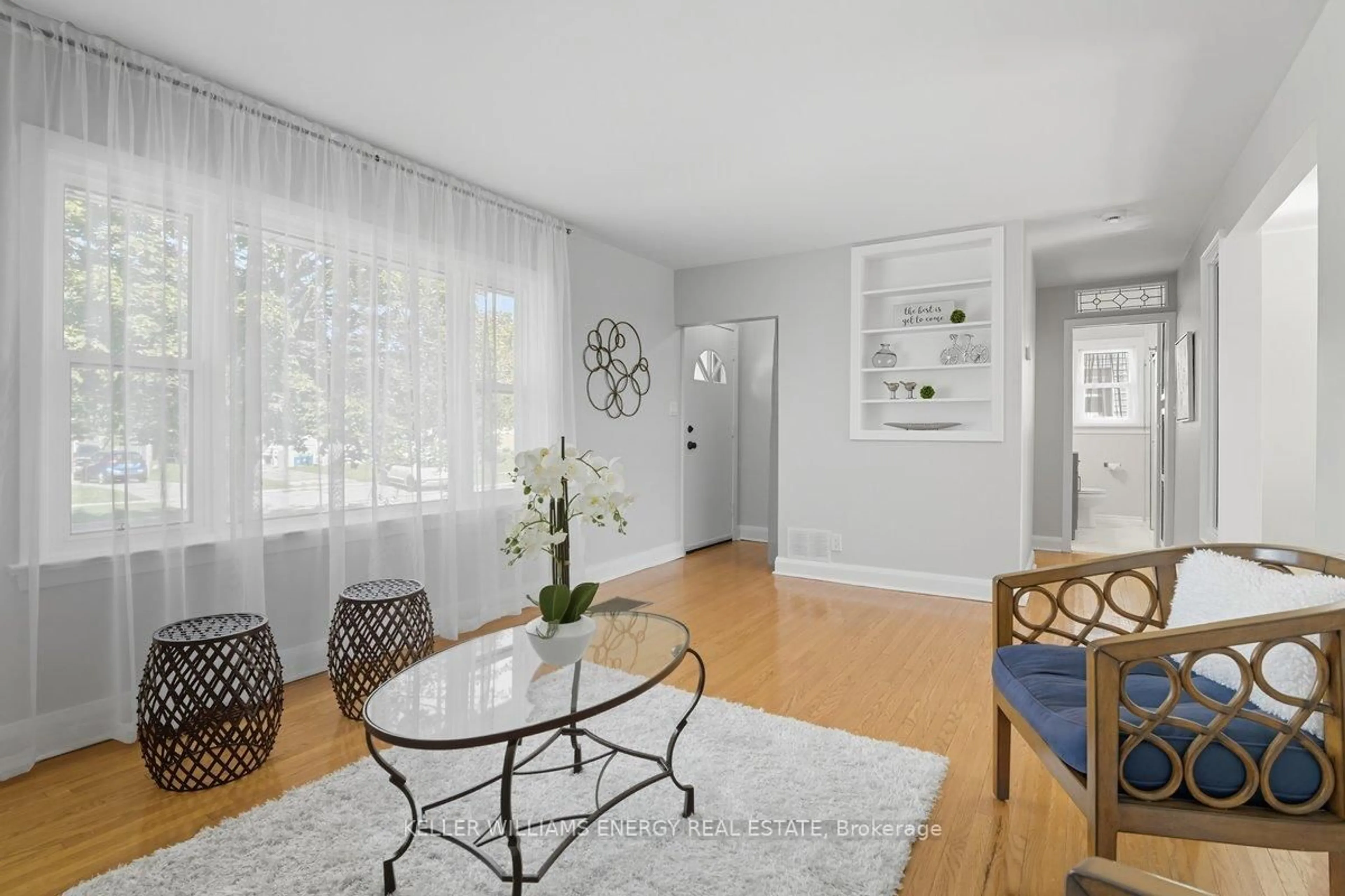 Living room with furniture, unknown for 233 Greenwood Ave, Oshawa Ontario L1J 1W7
