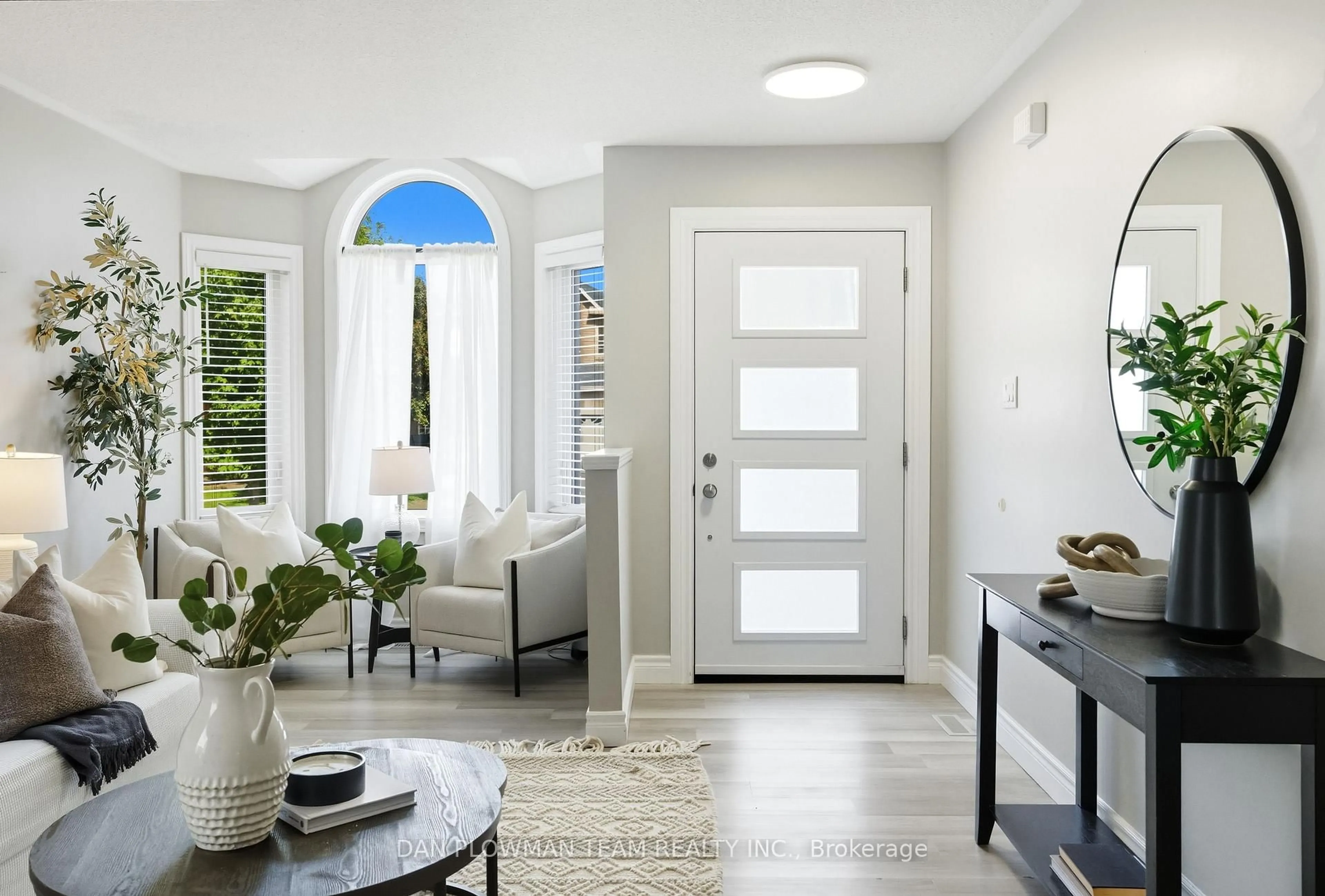 Indoor entryway for 88 Calwell Dr, Scugog Ontario L9L 1T7