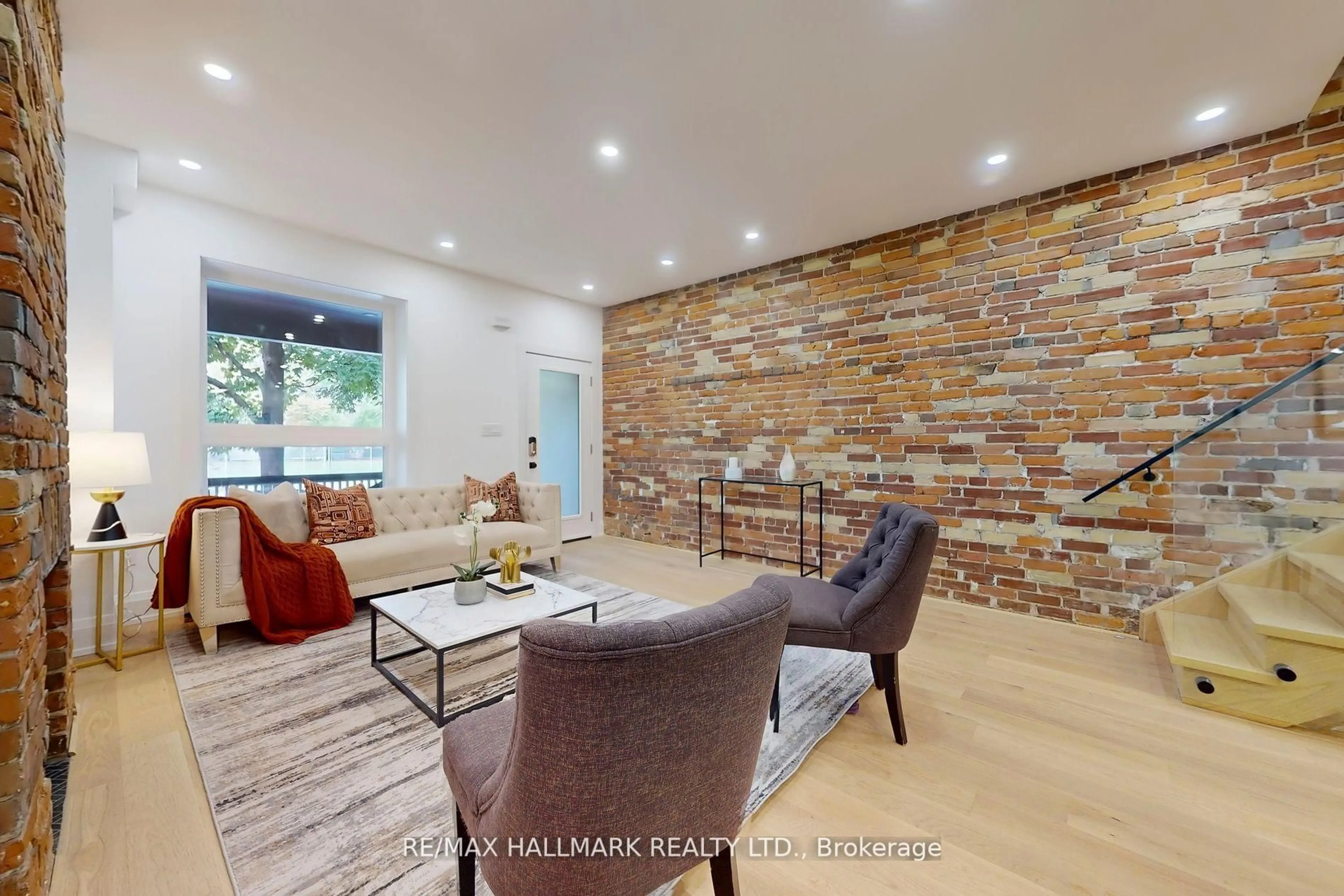 Living room with furniture, unknown for 51 Withrow Ave, Toronto Ontario M4K 1C8