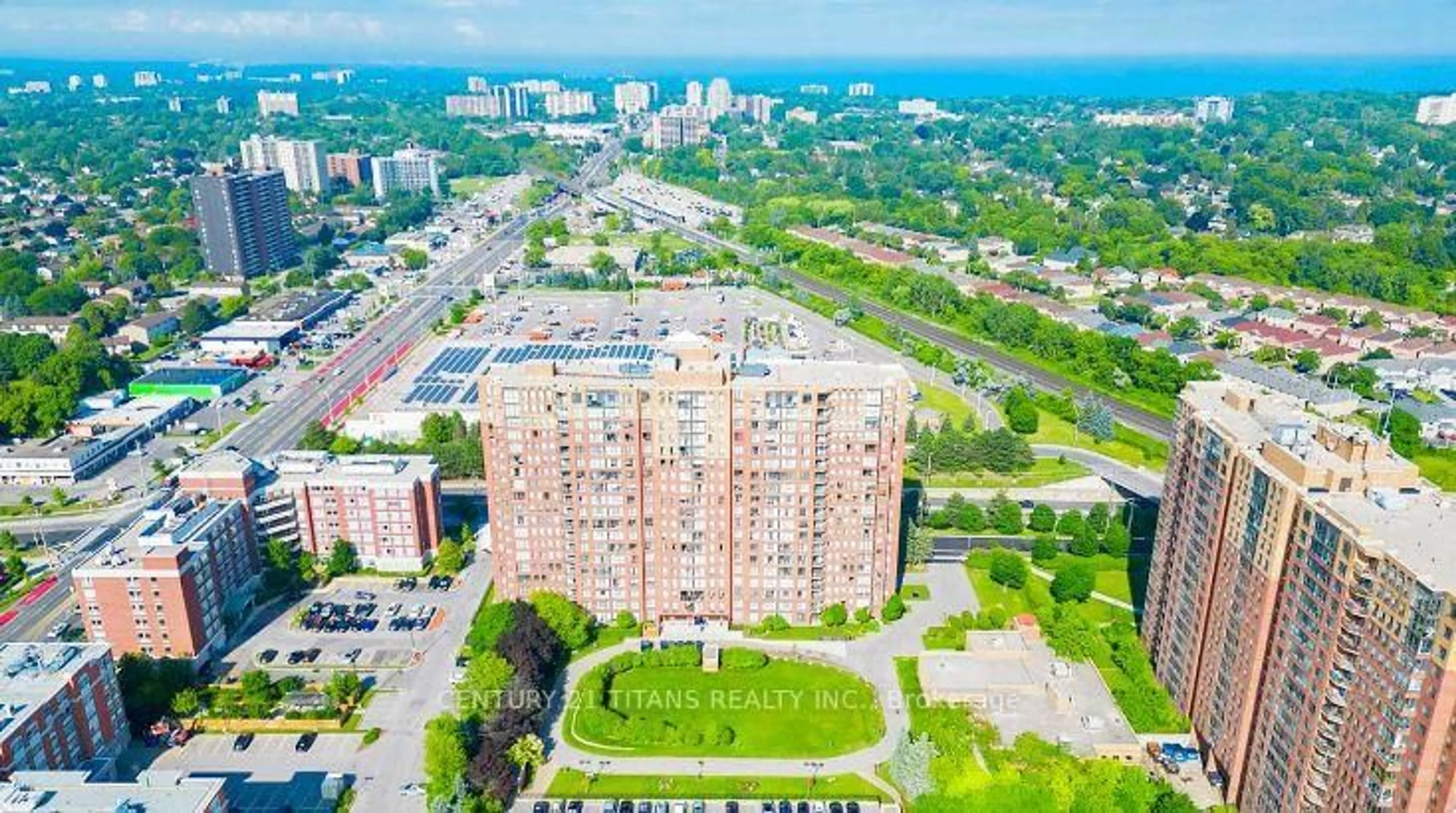 A pic from outside/outdoor area/front of a property/back of a property/a pic from drone, city buildings view from balcony for 330 Mccowan Rd #1206, Toronto Ontario M1J 3N3