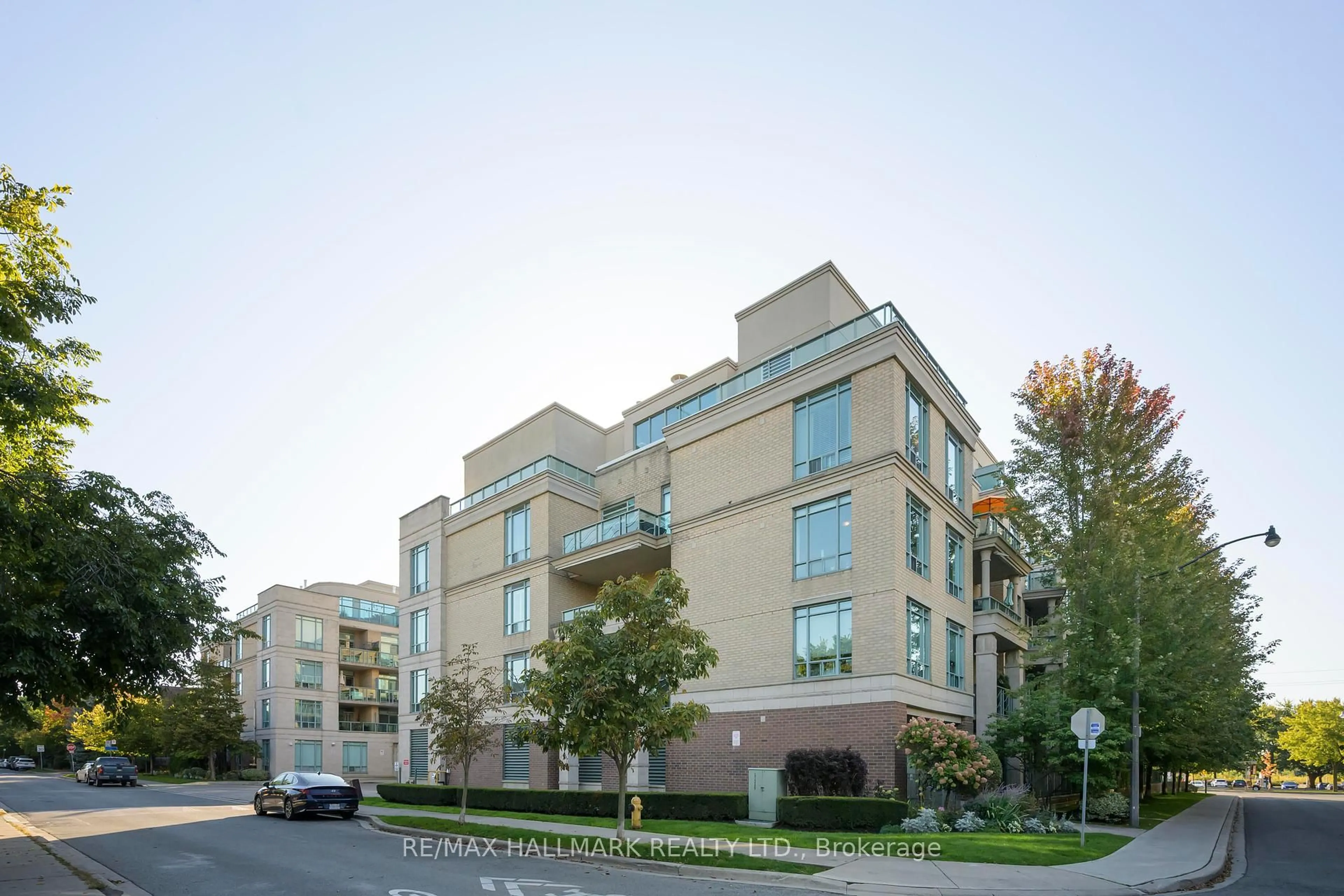 Patio, building for 35 Boardwalk Dr #222, Toronto Ontario M4L 3Y8