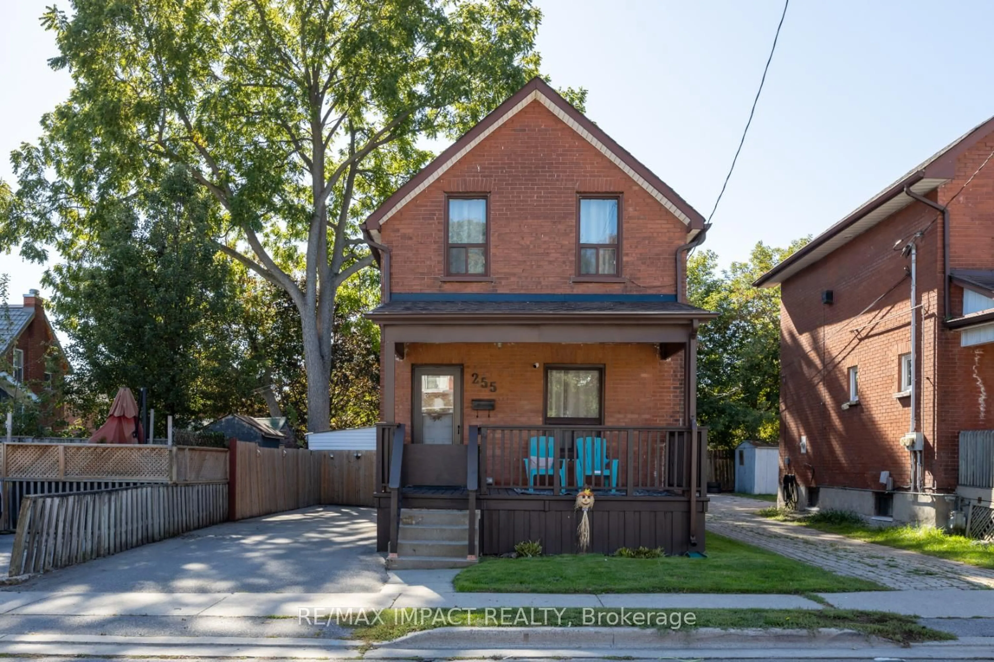 Home with brick exterior material, street for 255 Arthur St, Oshawa Ontario L1H 1N5