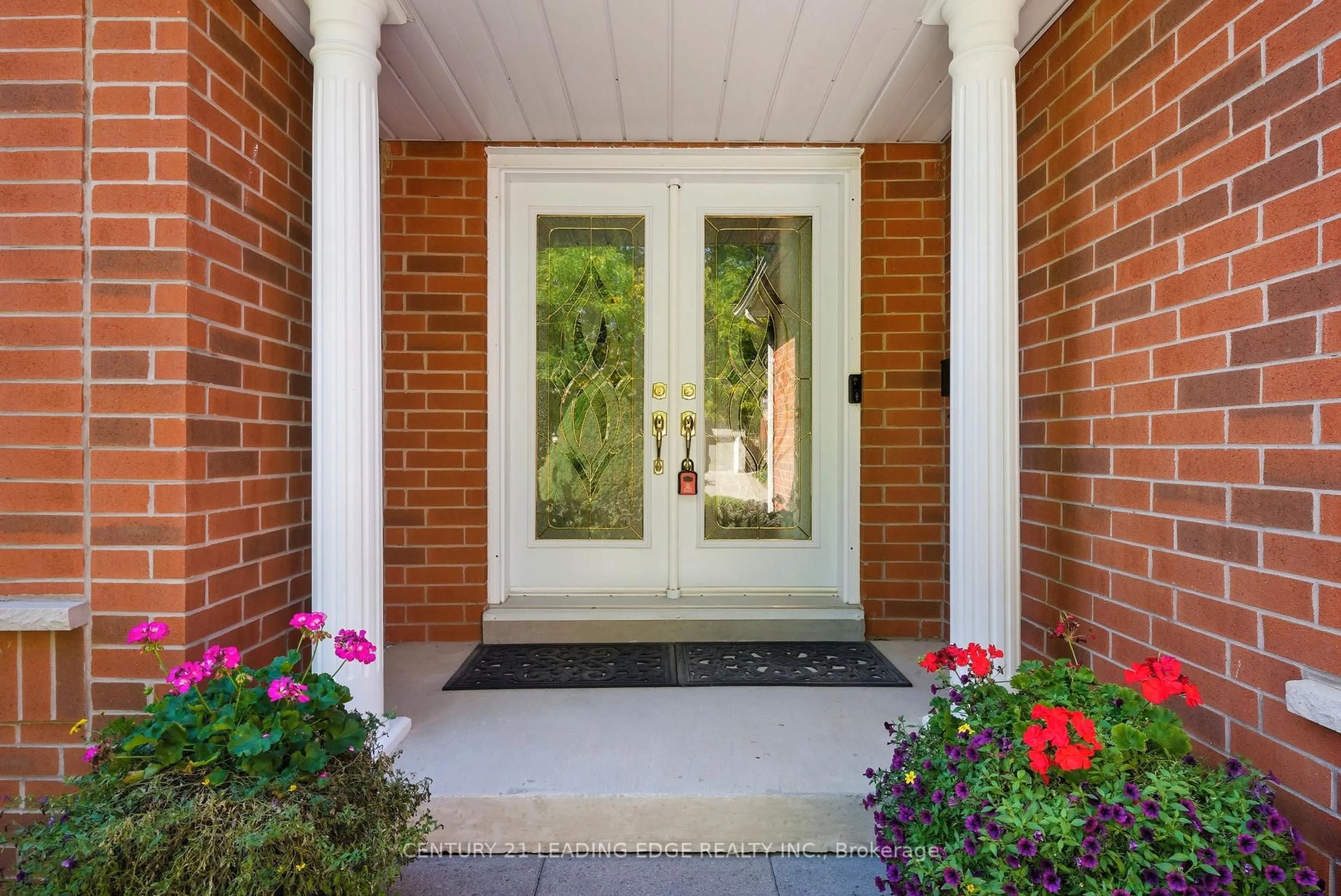 Indoor entryway for 2308 Abbott Cres, Pickering Ontario L1X 2T5