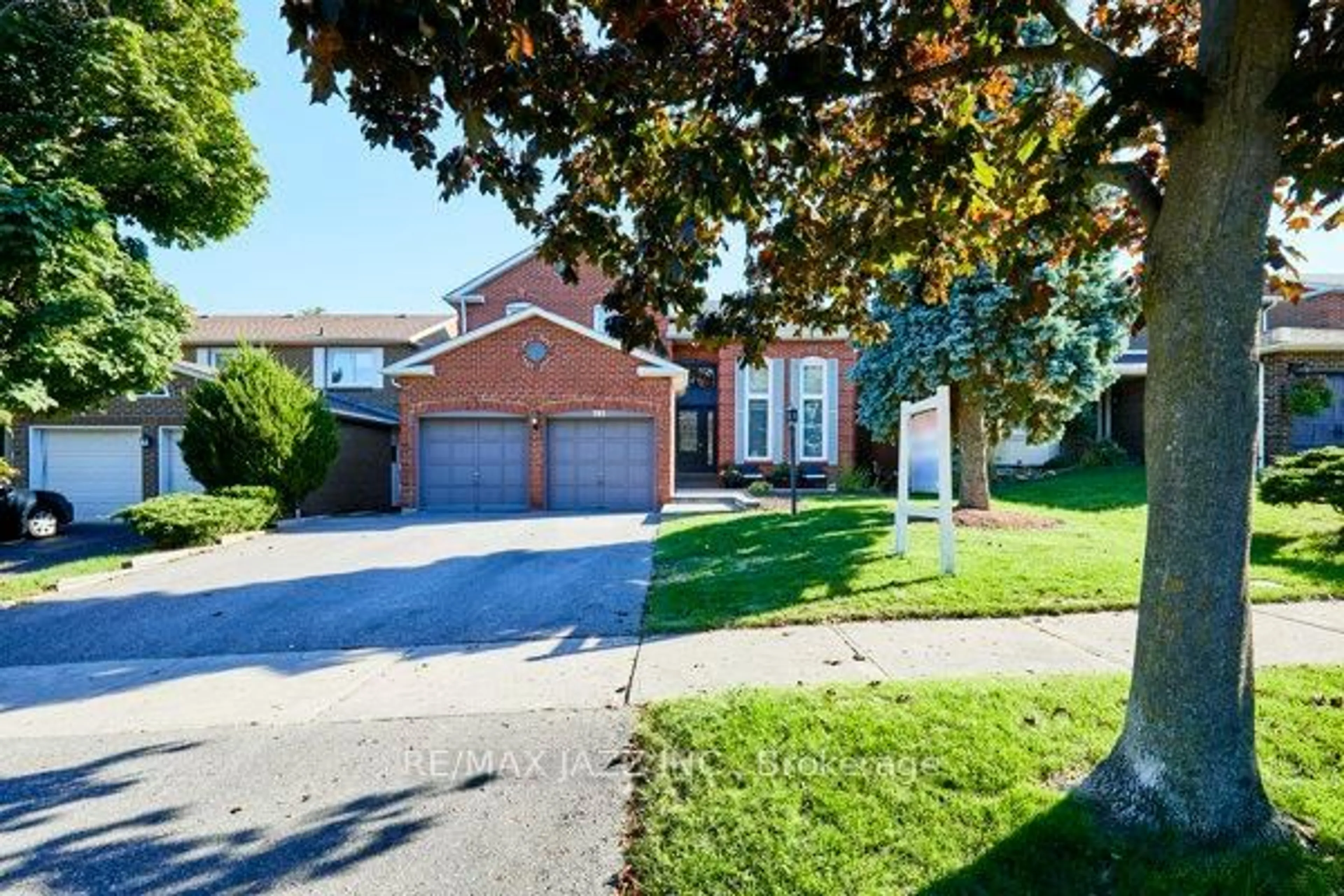 Home with brick exterior material, street for 783 Pebble Crt, Pickering Ontario L1V 3R3