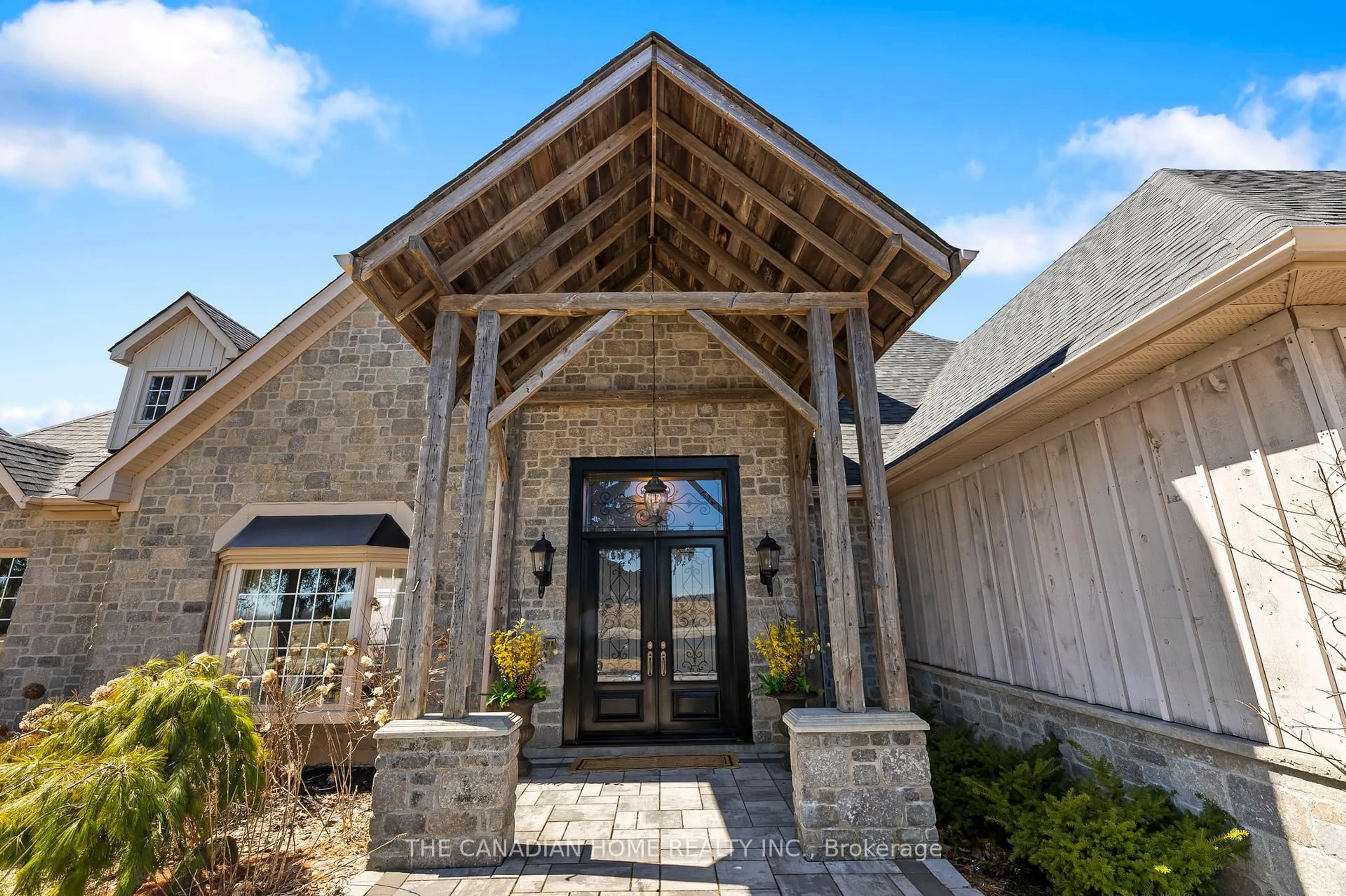 Indoor entryway for 5038 Thornton Rd, Oshawa Ontario L1H 7K4