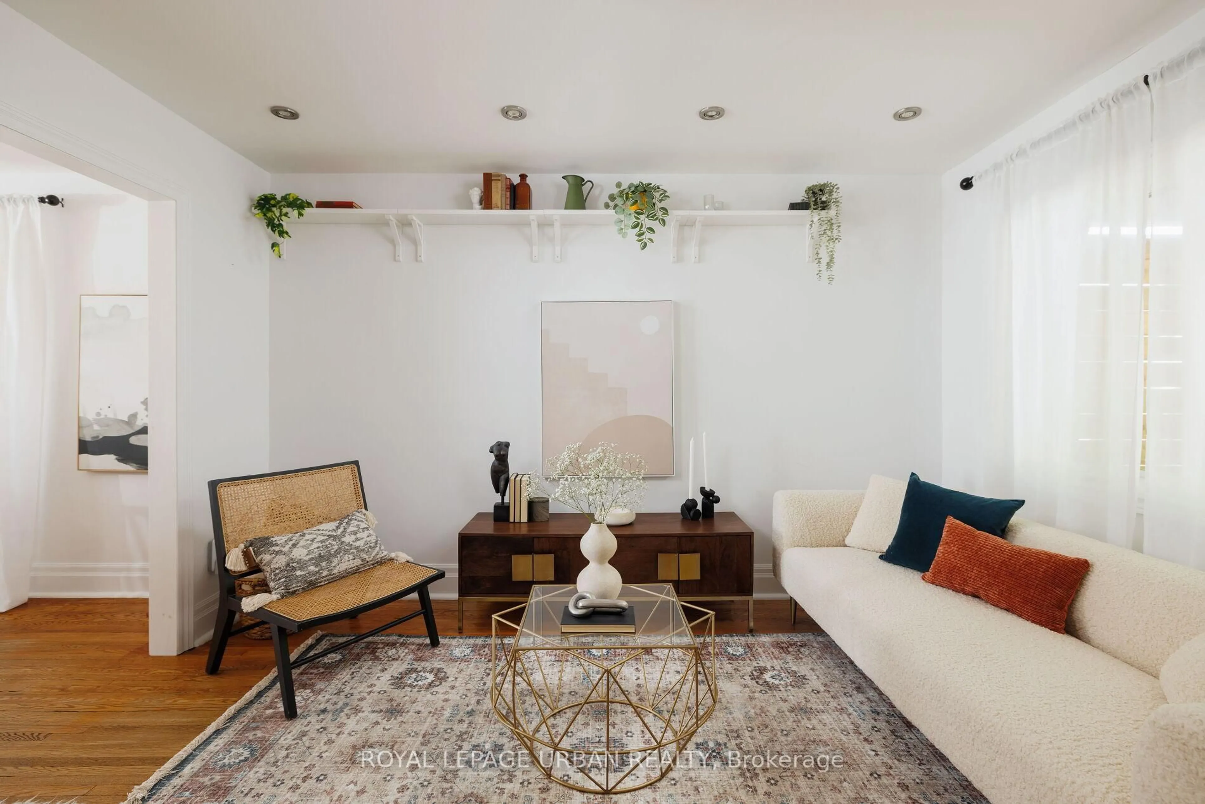 Living room with furniture, unknown for 447 Mortimer Ave, Toronto Ontario M4J 2G3