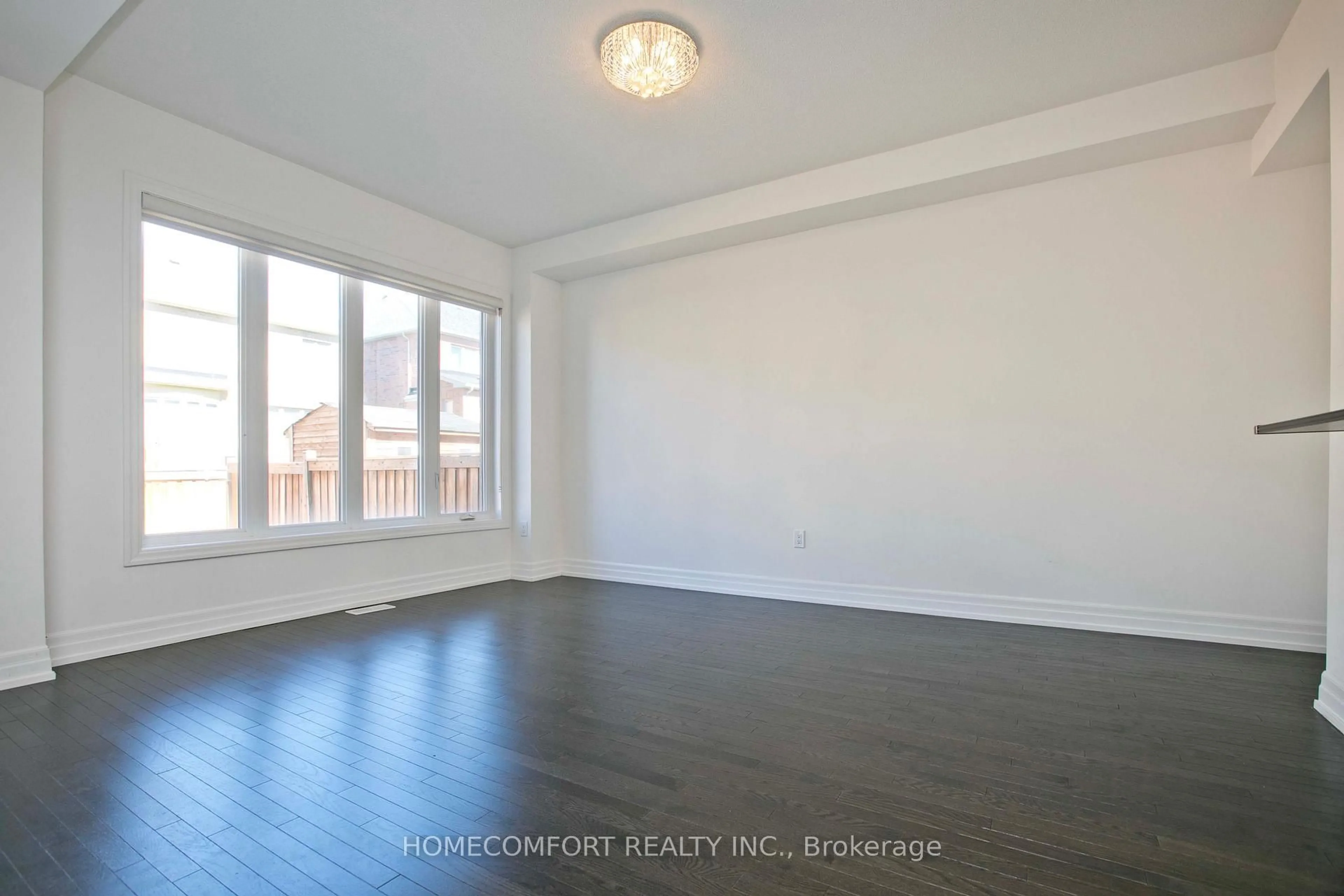 A pic of a room for 14 St Ives Cres, Whitby Ontario L1P 0C5
