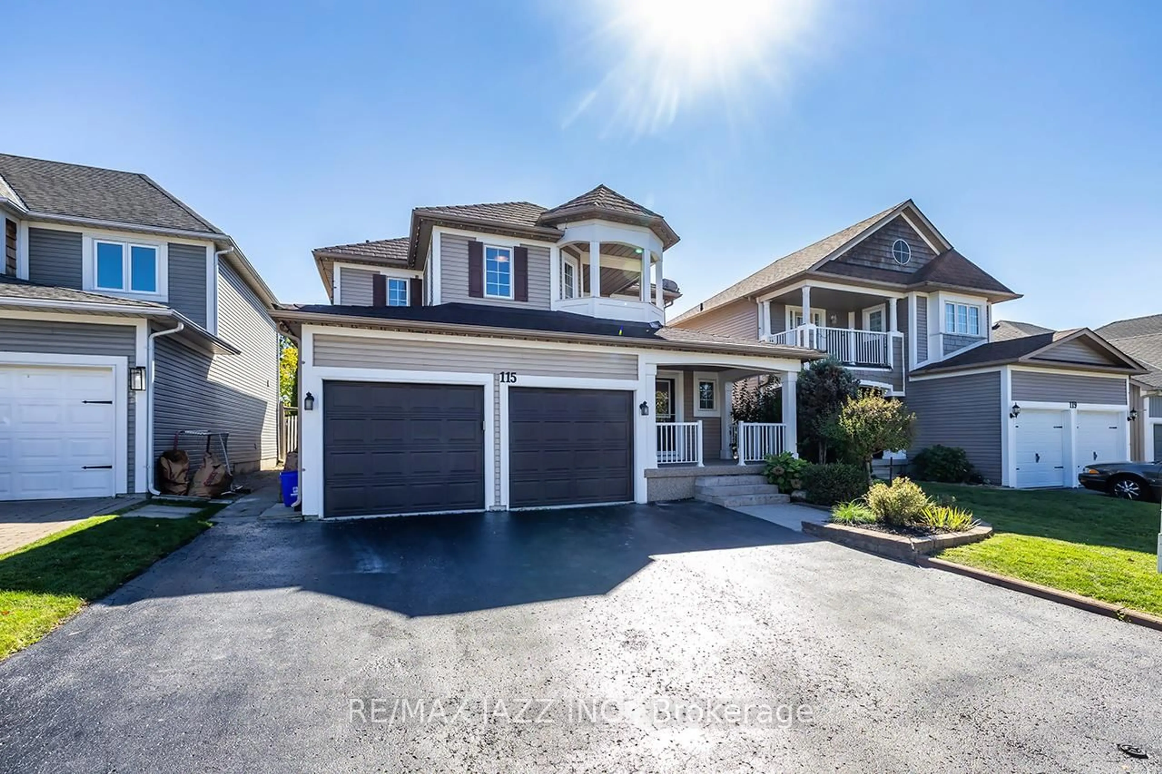 Home with vinyl exterior material, street for 115 Padfield Dr, Clarington Ontario L1C 5H6