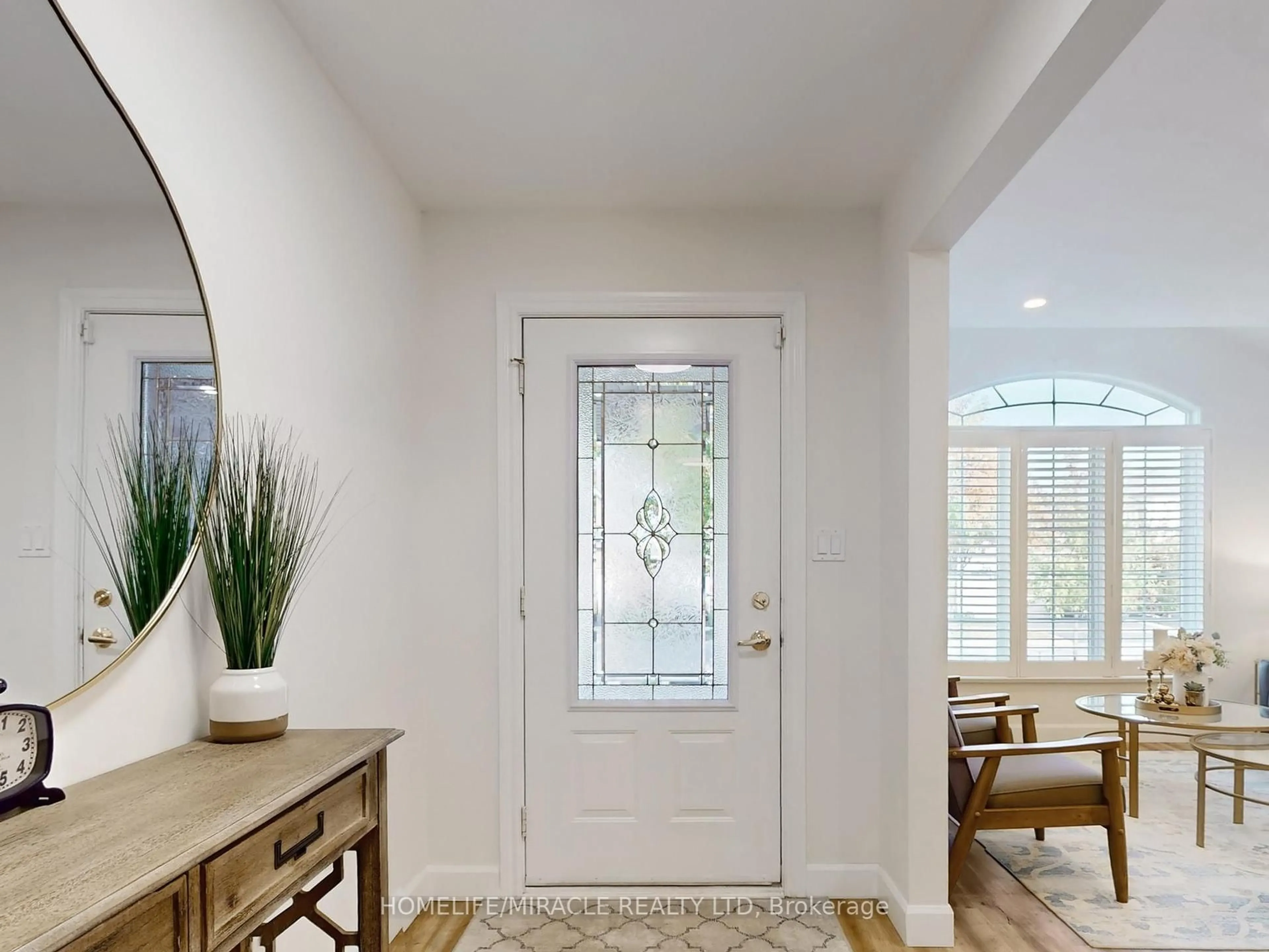 Indoor entryway for 2148 Kedron St, Oshawa Ontario L1L 1B8