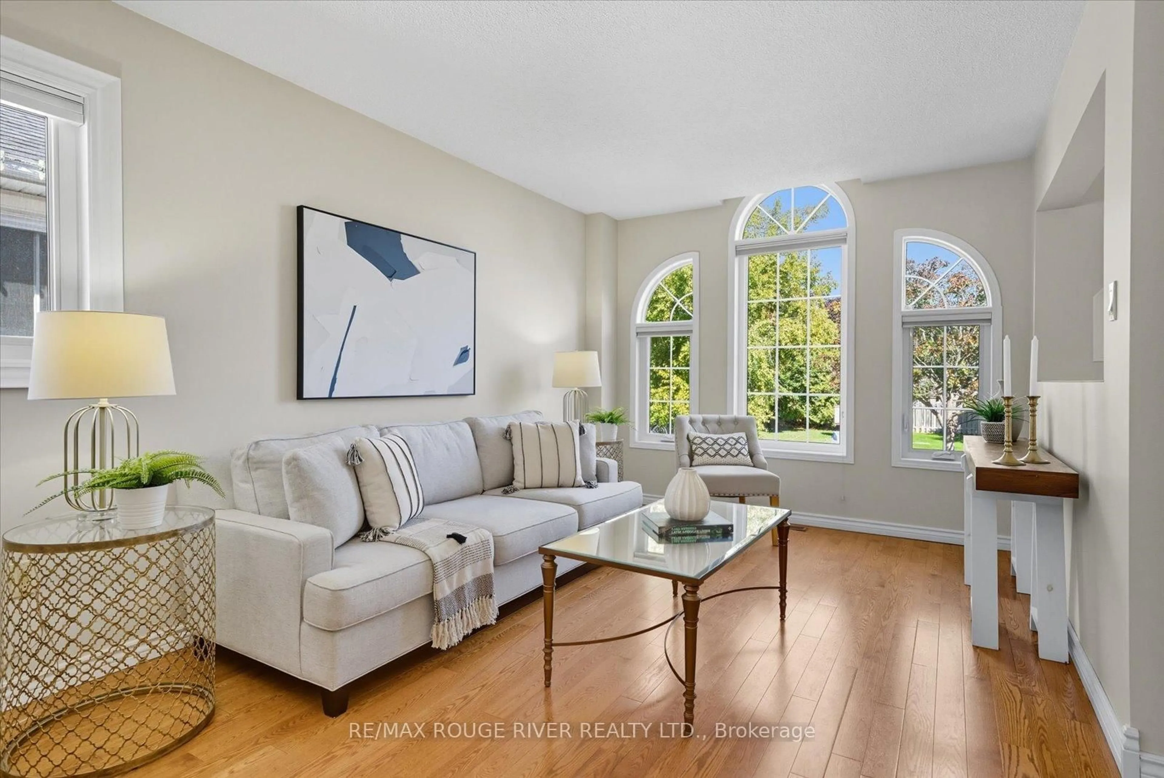 Living room with furniture, unknown for 20 Laurelwood St, Clarington Ontario L1C 4Z7