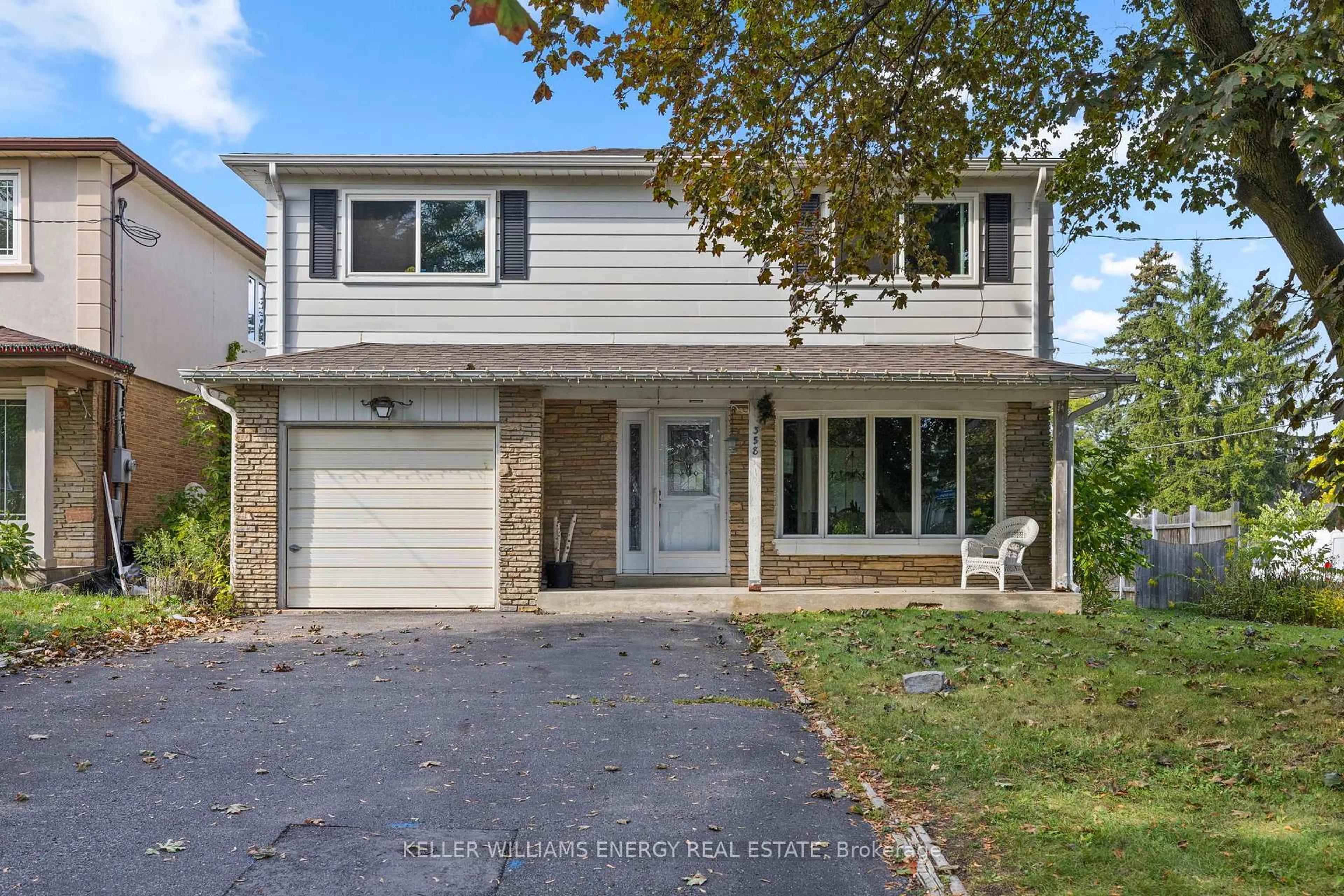 Home with vinyl exterior material, street for 358 Lawson Rd, Toronto Ontario M1C 2J9