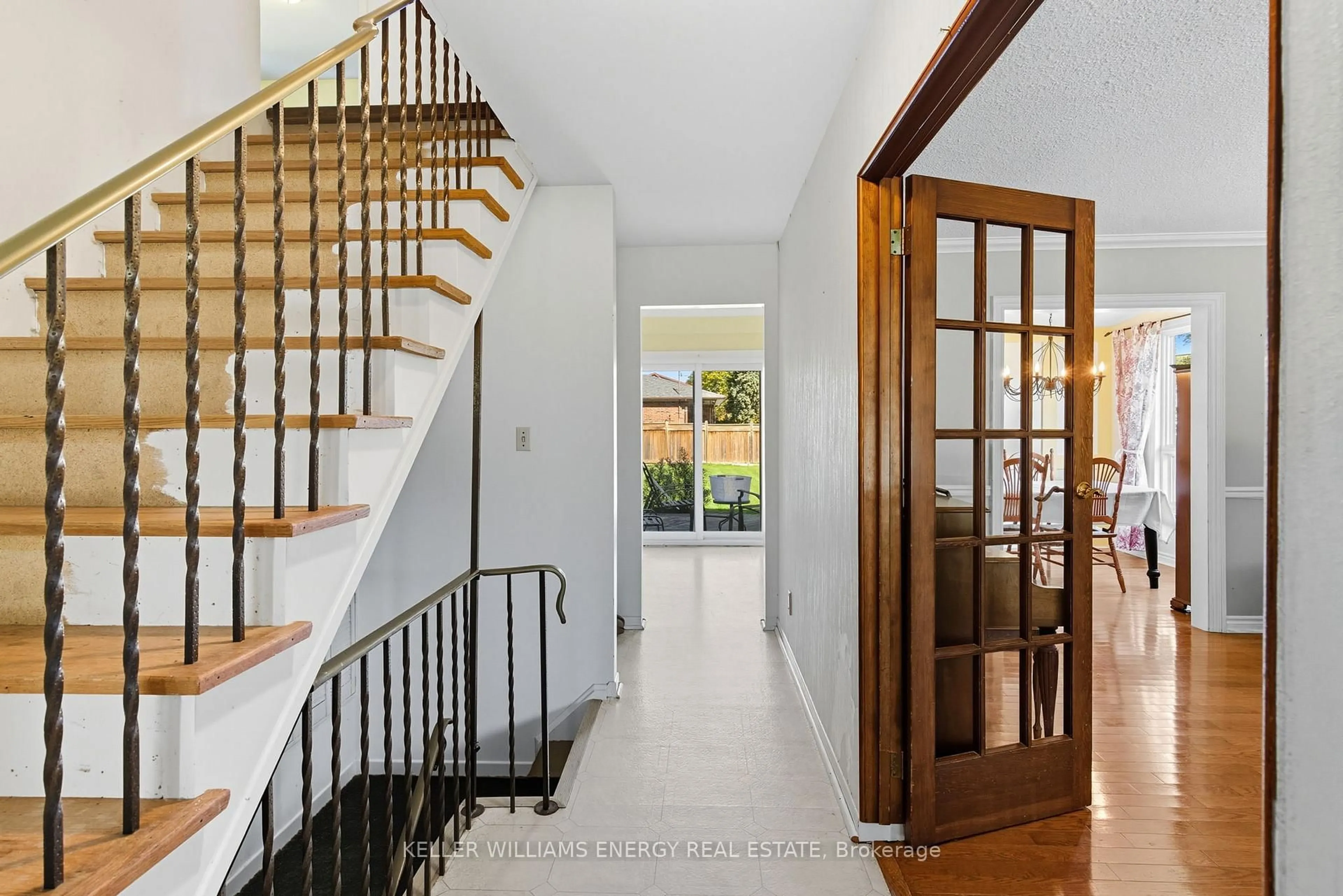 Indoor entryway for 358 Lawson Rd, Toronto Ontario M1C 2J9
