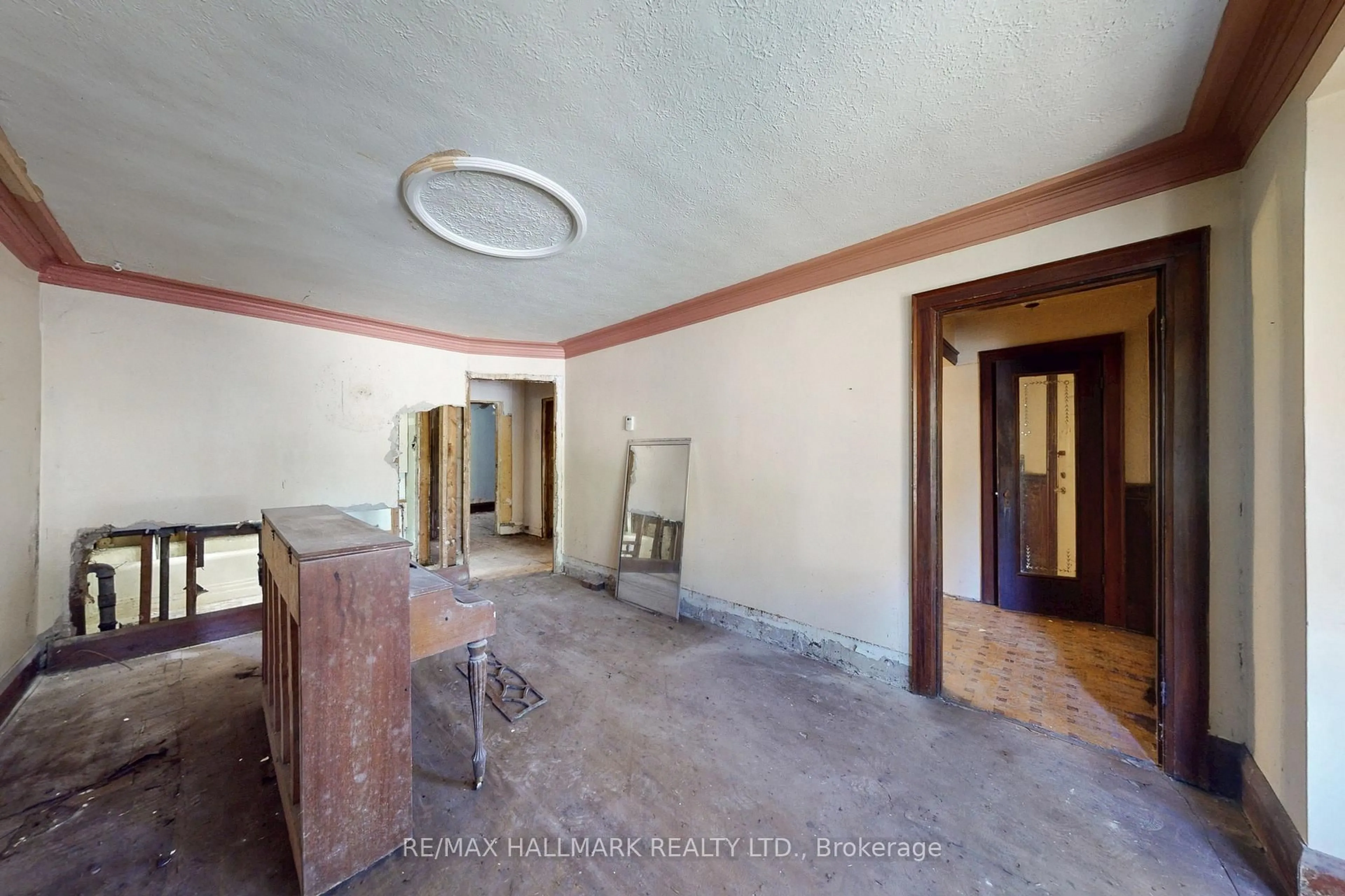 Indoor foyer for 53 Highfield Rd, Toronto Ontario M4L 2T9