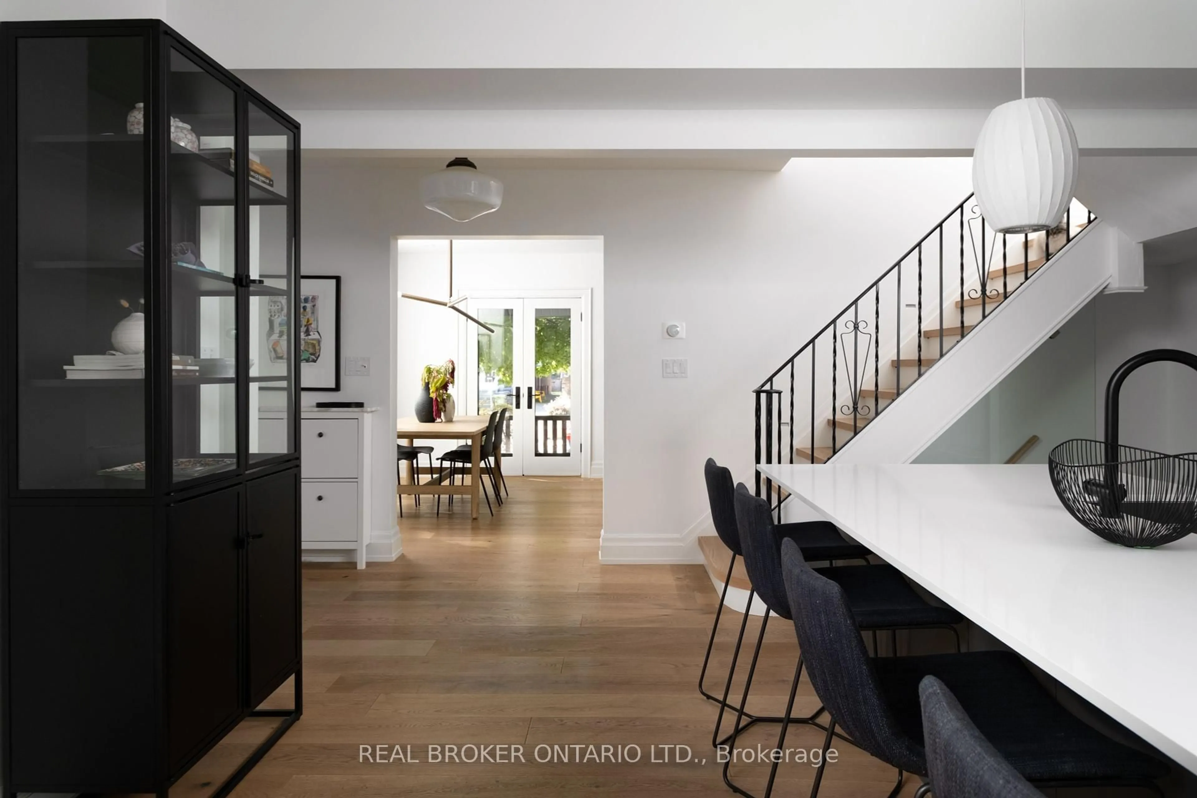 Unknown for 5 Wembley Dr, Toronto Ontario M4L 3C9