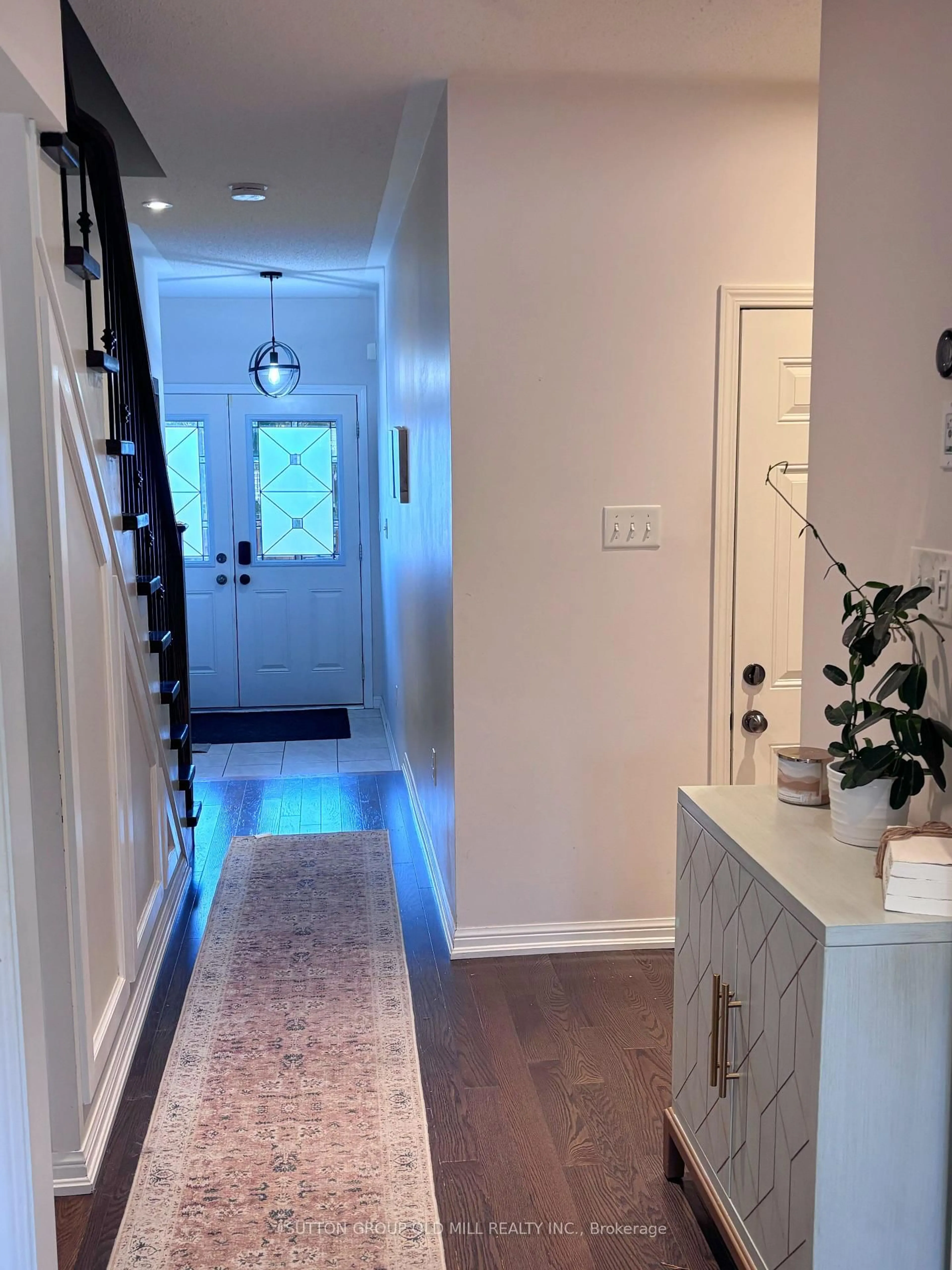 Indoor entryway for 78 Autumn Harvest Rd, Clarington Ontario L1C 0K7