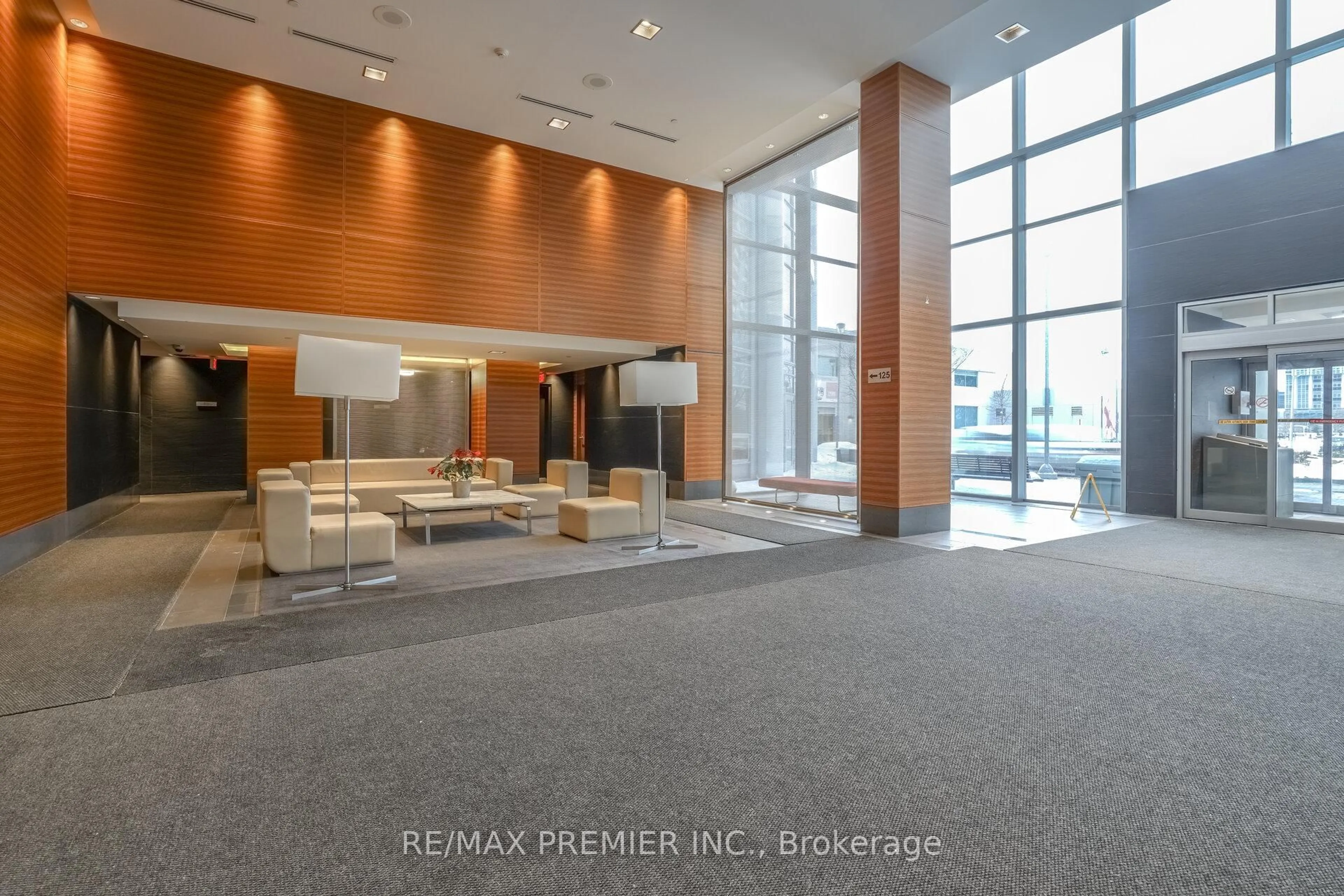 Lobby for 135 Village Green Sq #318, Toronto Ontario M1S 0L1