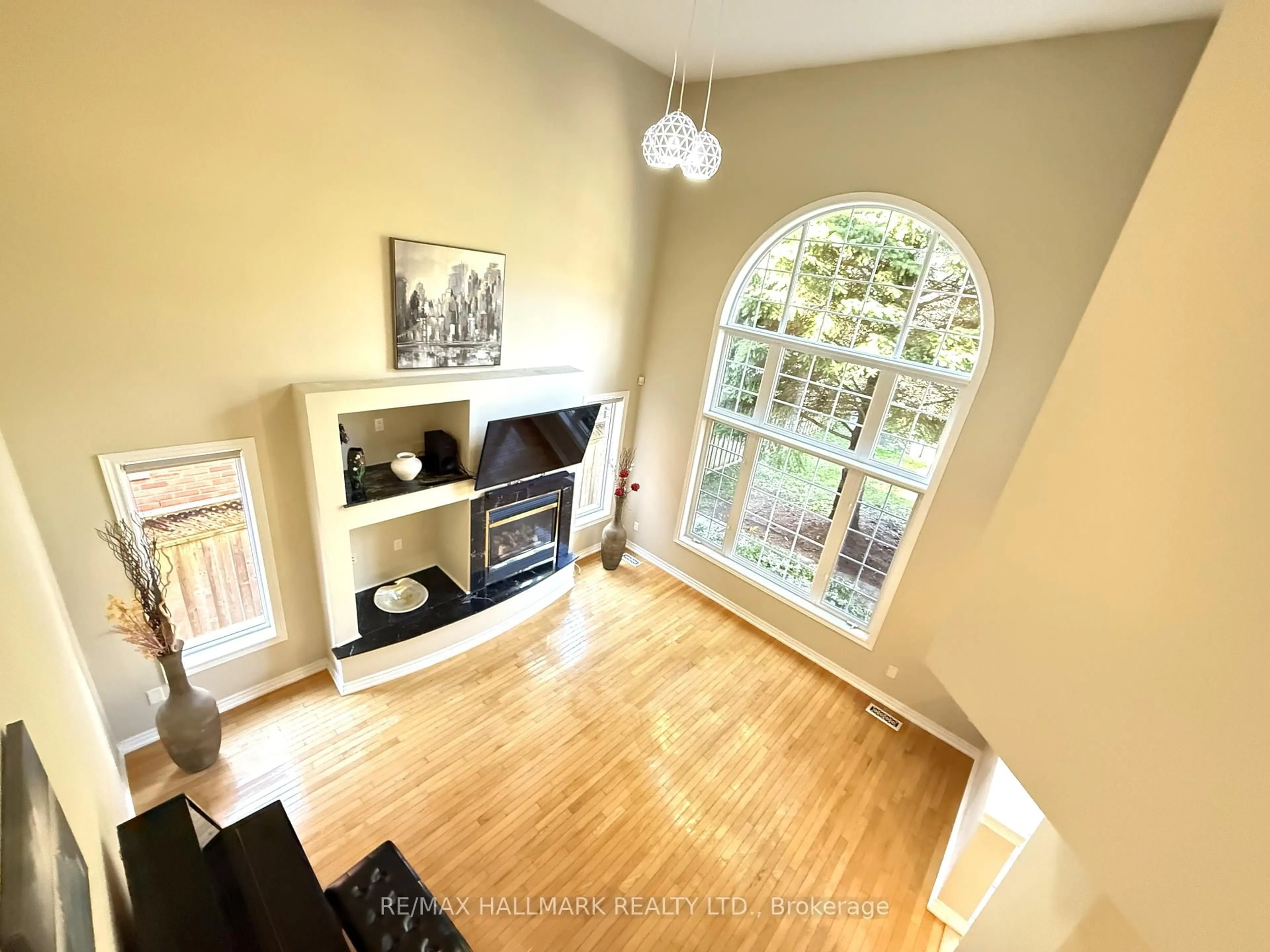 A pic of a room for 2 Twin Streams Rd, Whitby Ontario L1P 1P1