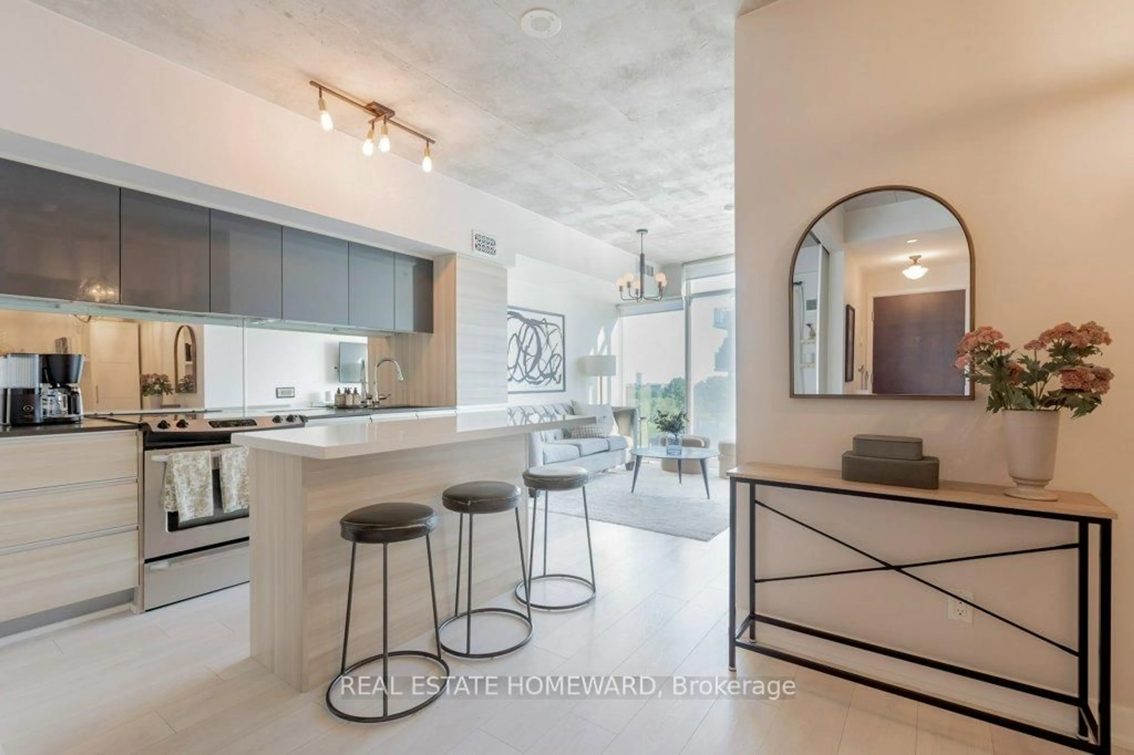 Open concept kitchen, ceramic/tile floor for 1190 Dundas St #809, Toronto Ontario M4M 0C5