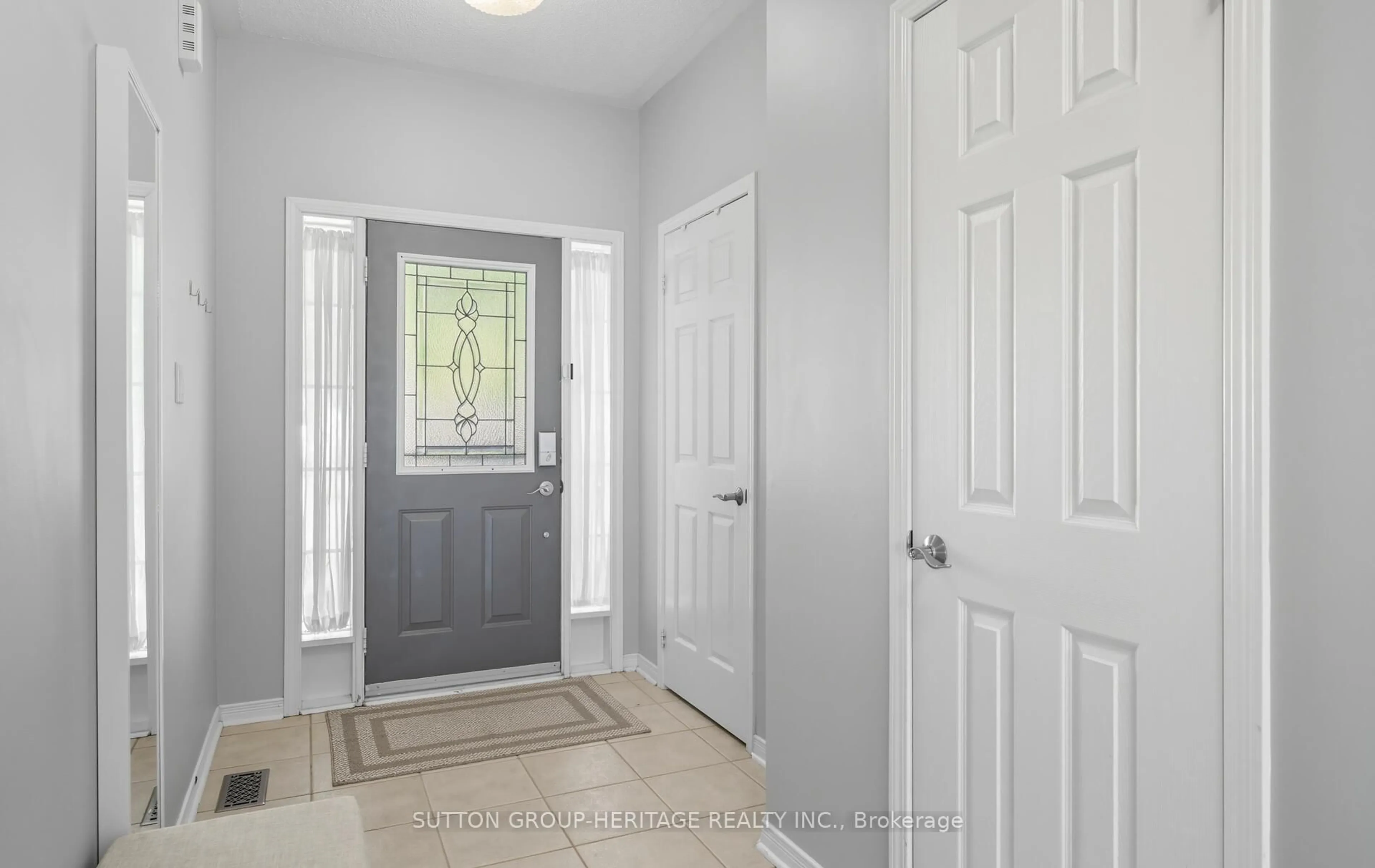 Indoor entryway for 9 Bliss Crt, Whitby Ontario L1N 9V5