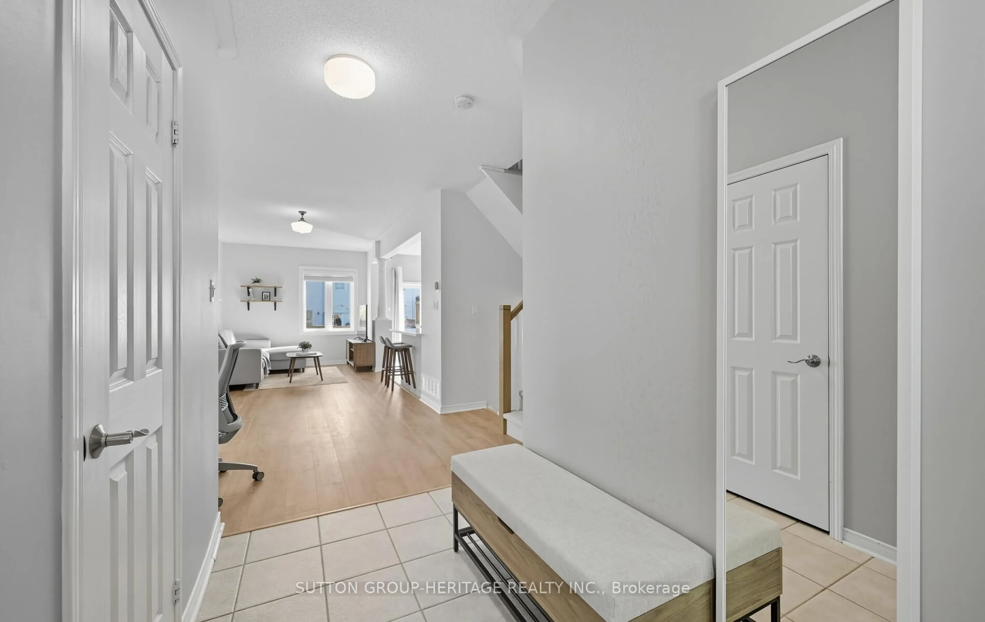 Indoor entryway for 9 Bliss Crt, Whitby Ontario L1N 9V5
