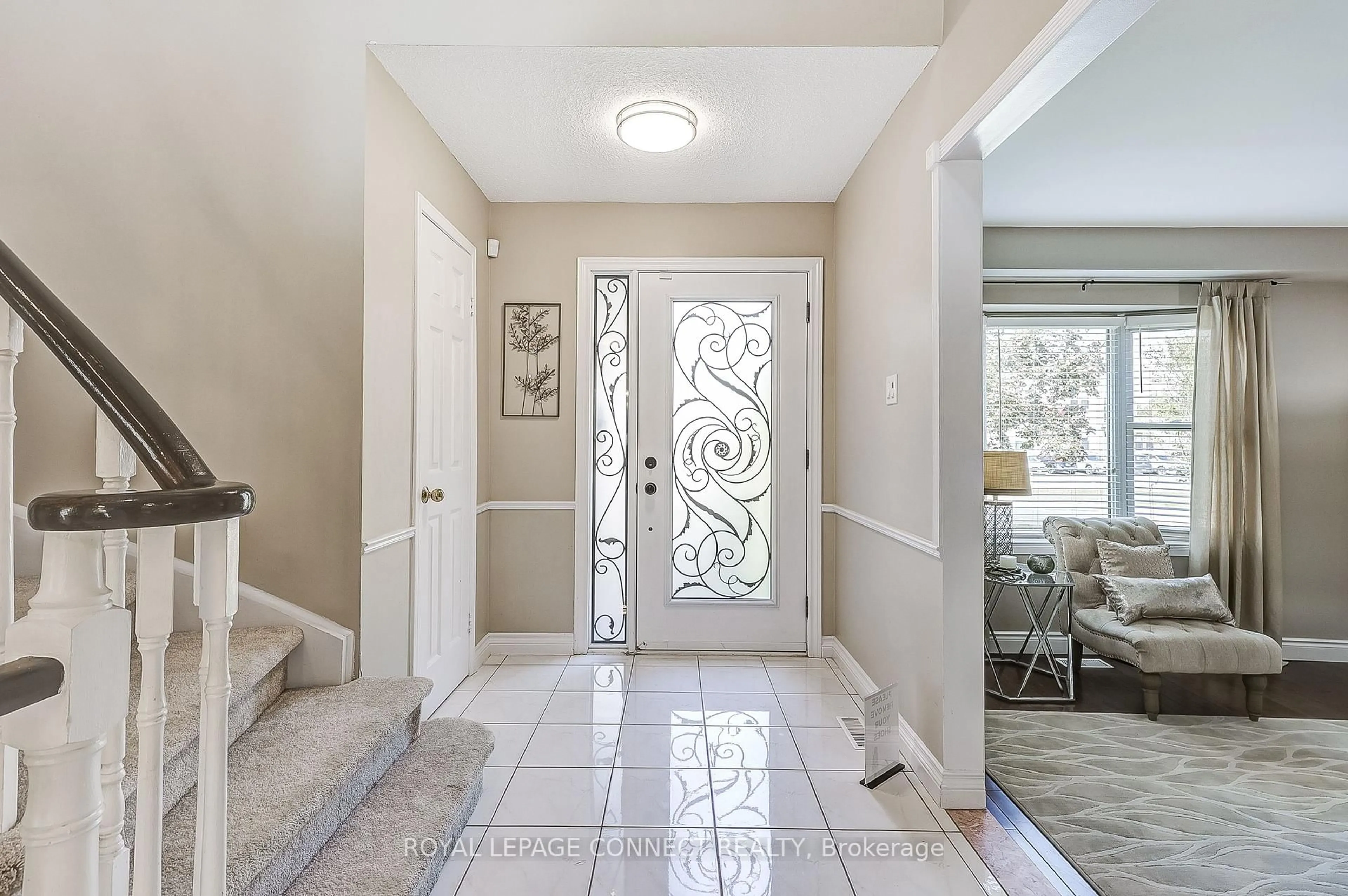 Indoor entryway for 2009 Bushmill St, Pickering Ontario L1X 1C8